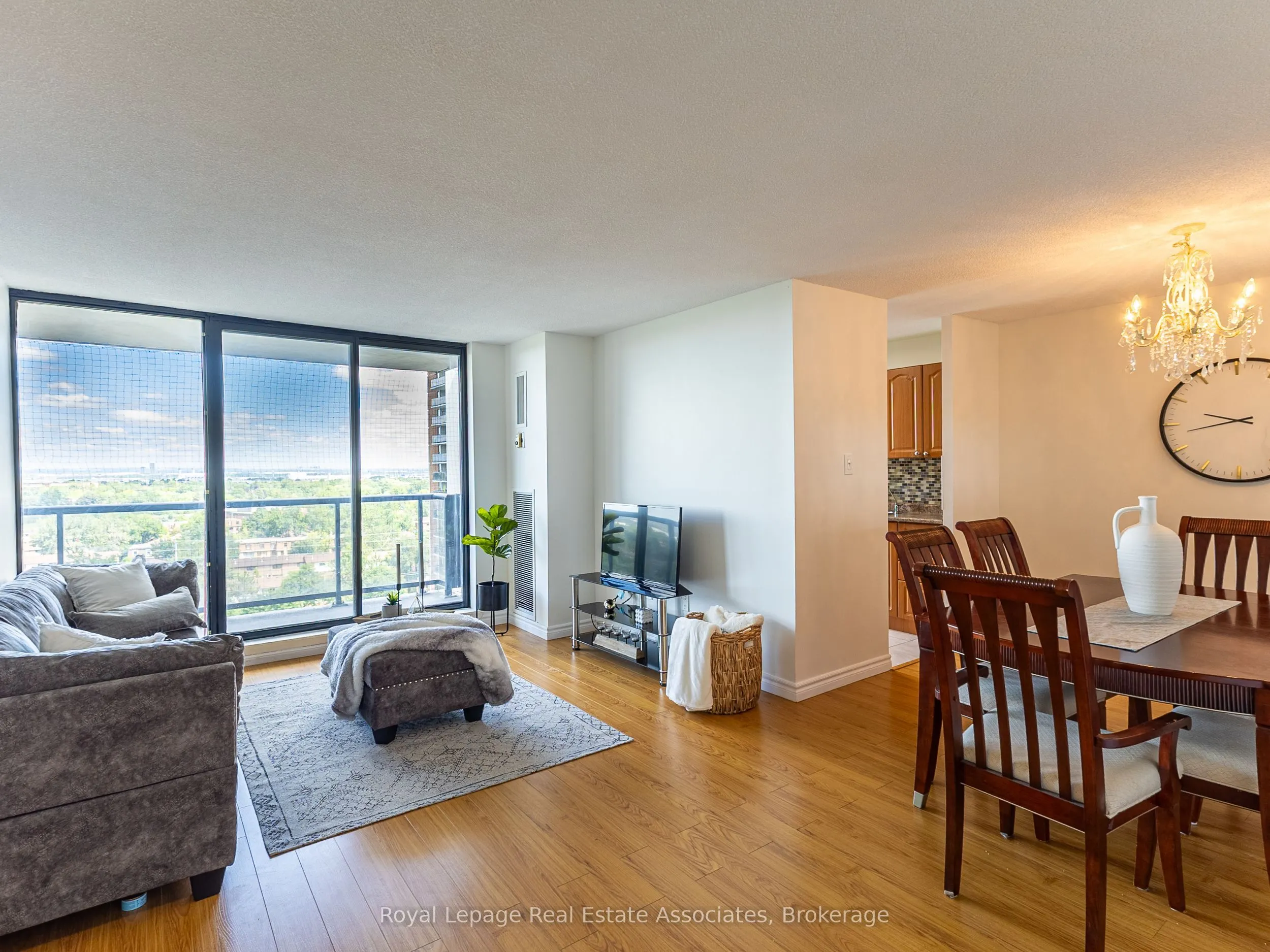 17 Knightsbridge Road, #1205