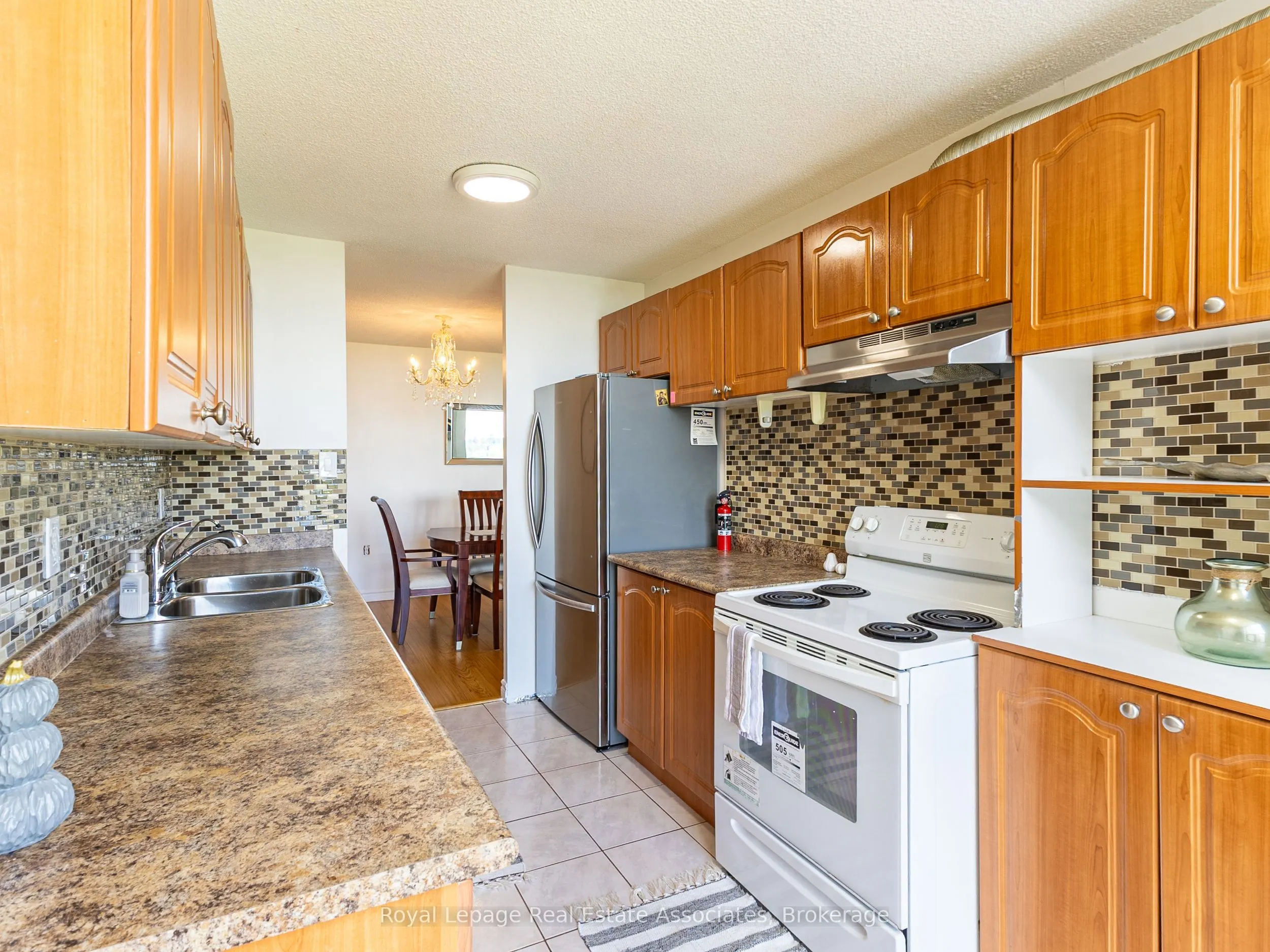 17 Knightsbridge Road, #1205