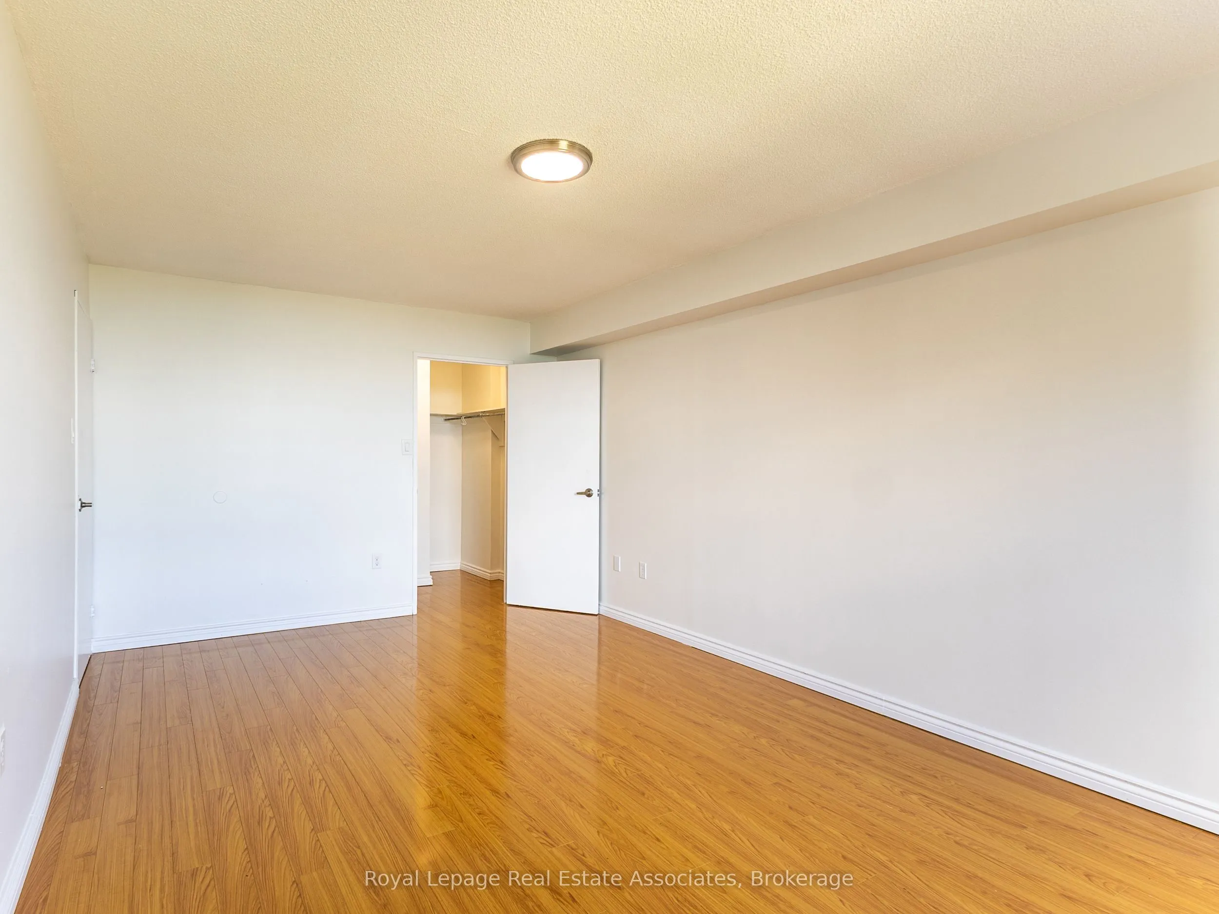 17 Knightsbridge Road, #1205