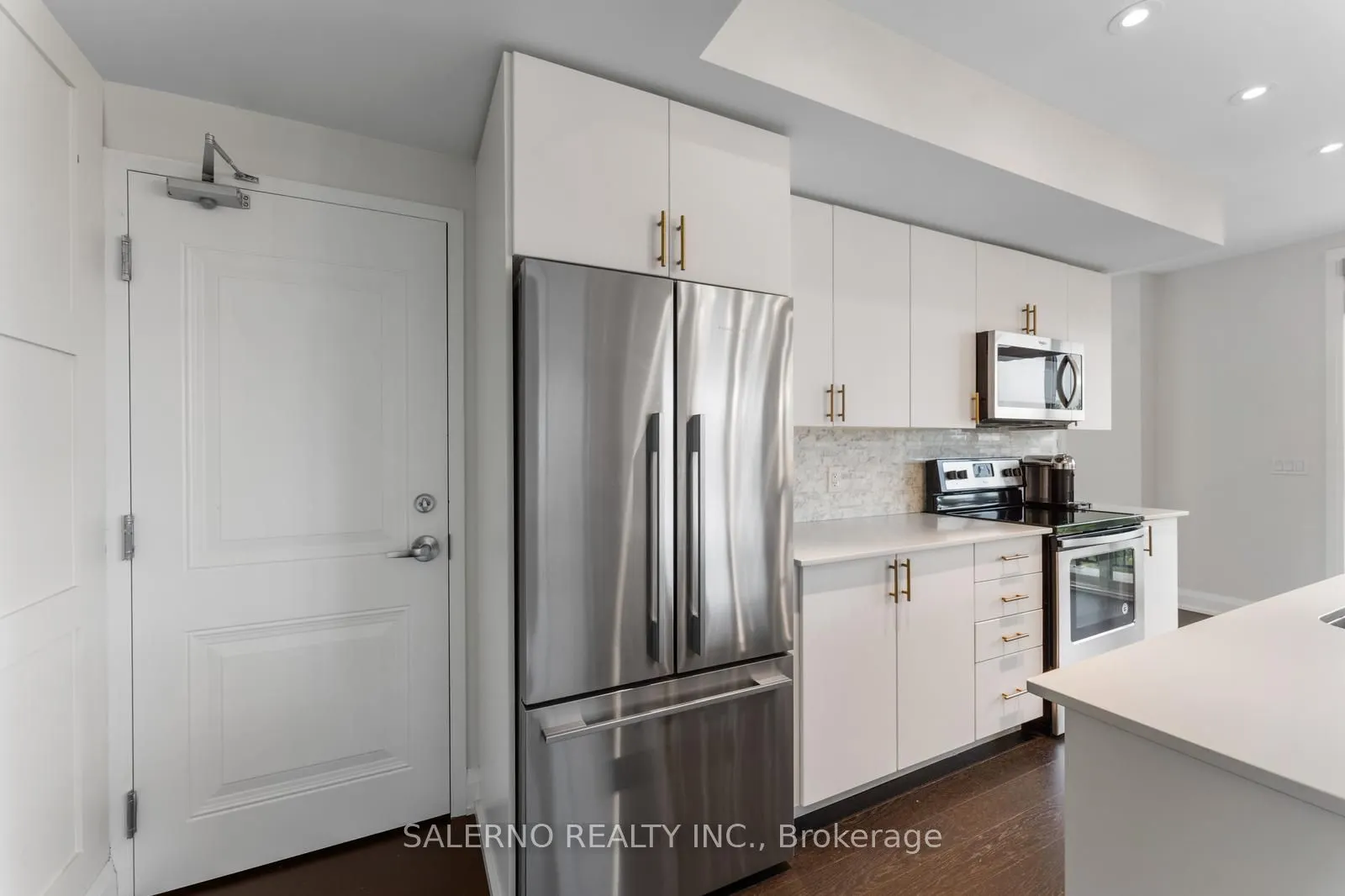 1206 Main Street, #209
