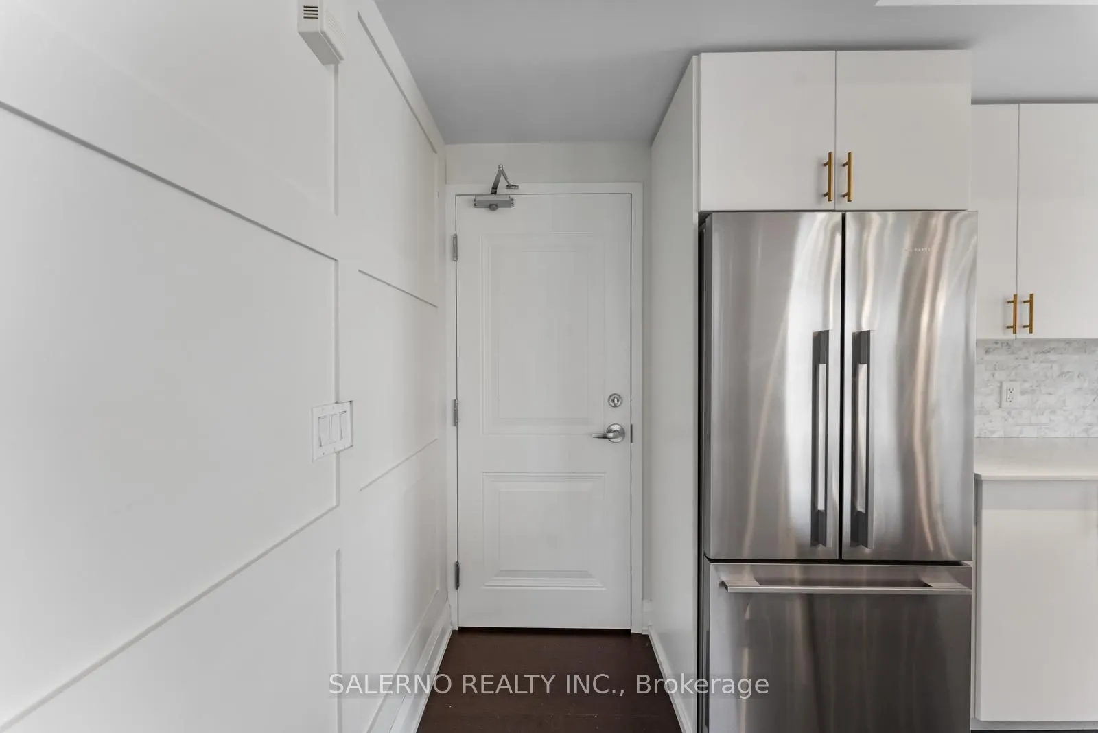 1206 Main Street, #209