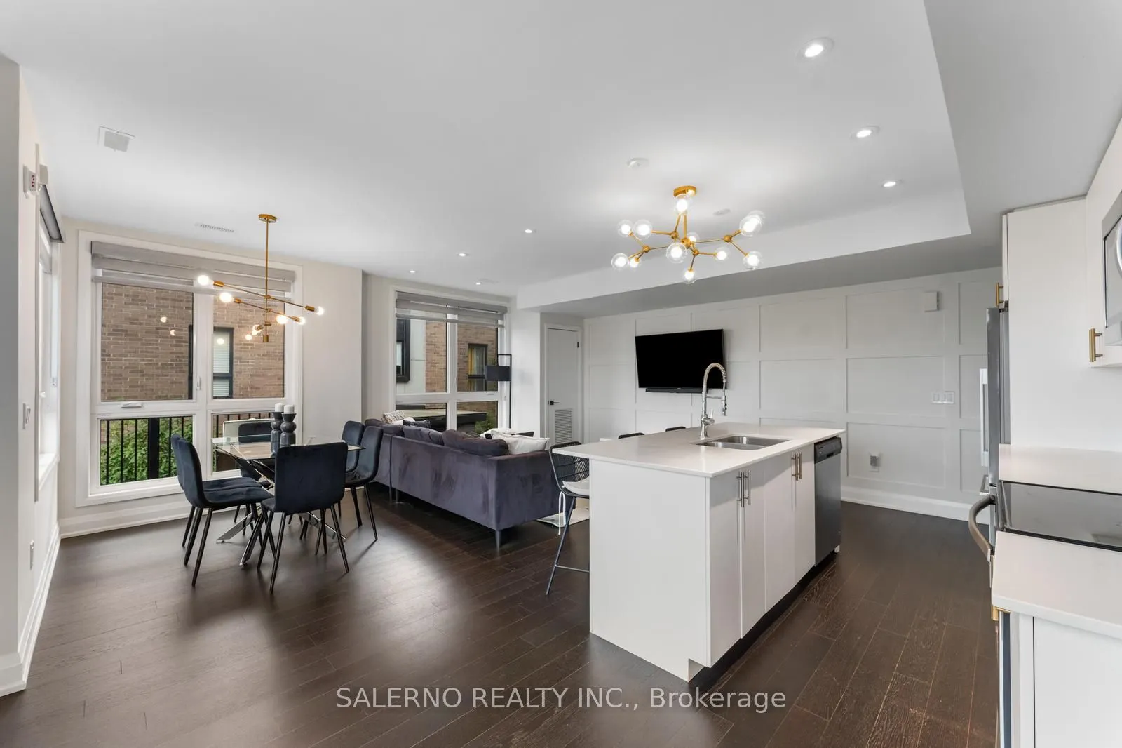 1206 Main Street, #209