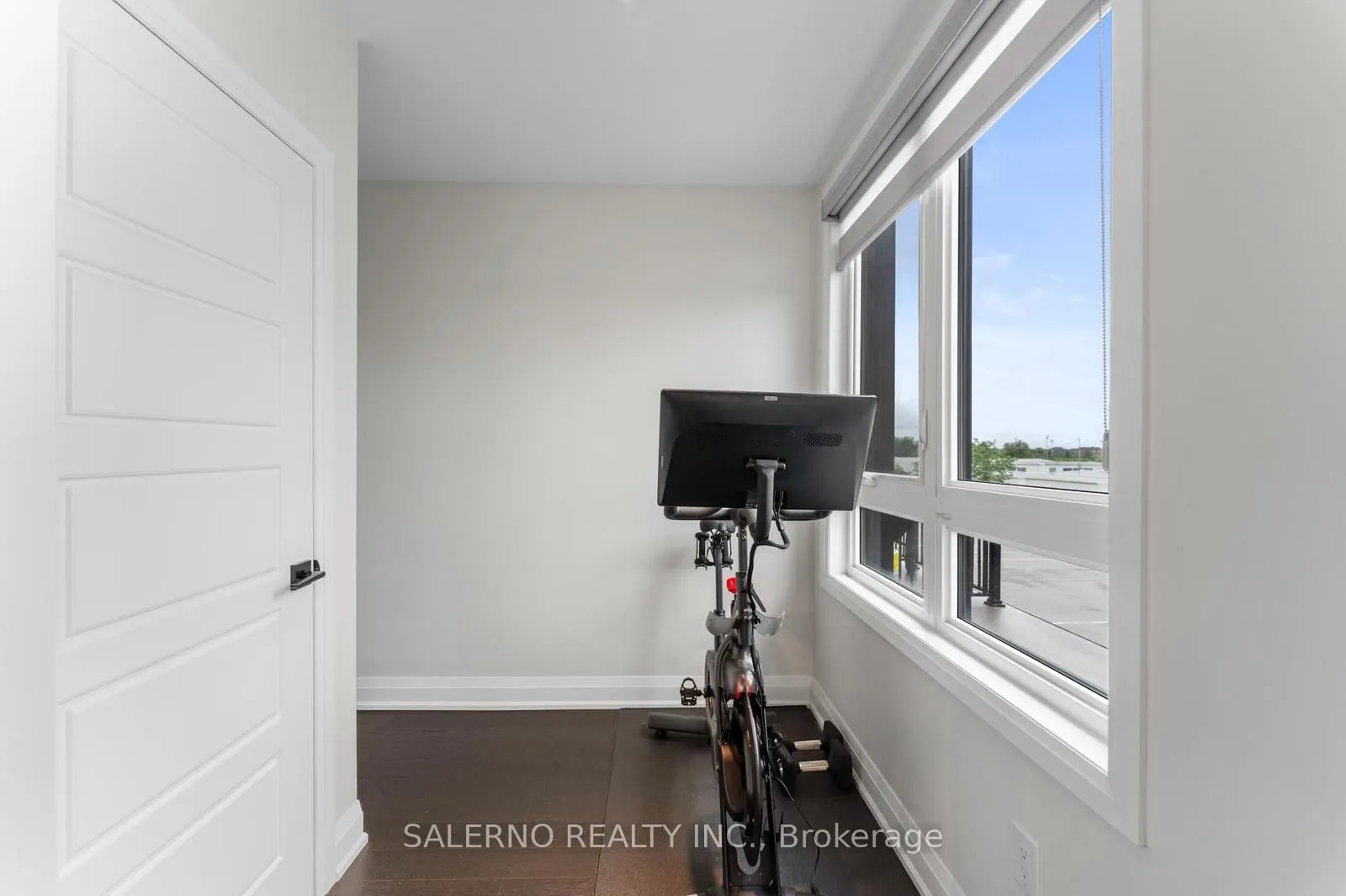 1206 Main Street, #209