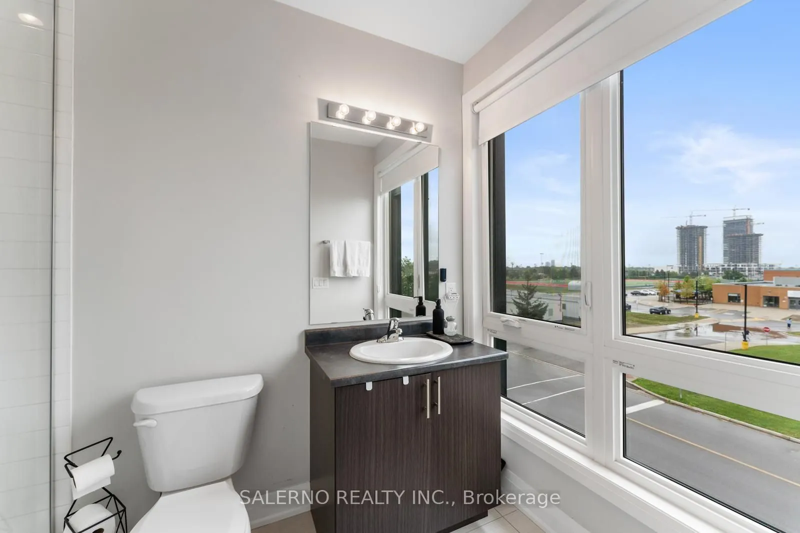 1206 Main Street, #209