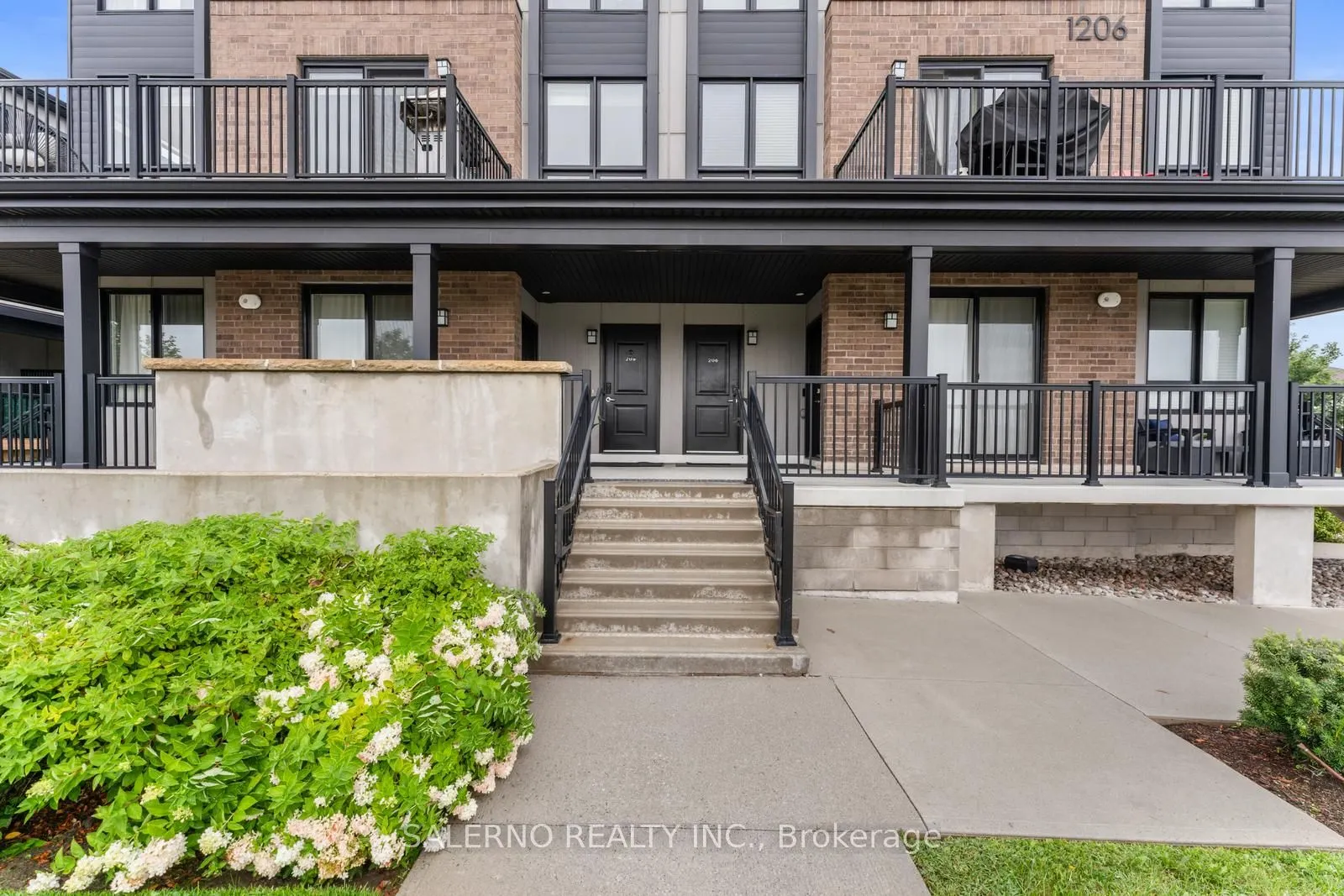 1206 Main Street, #209