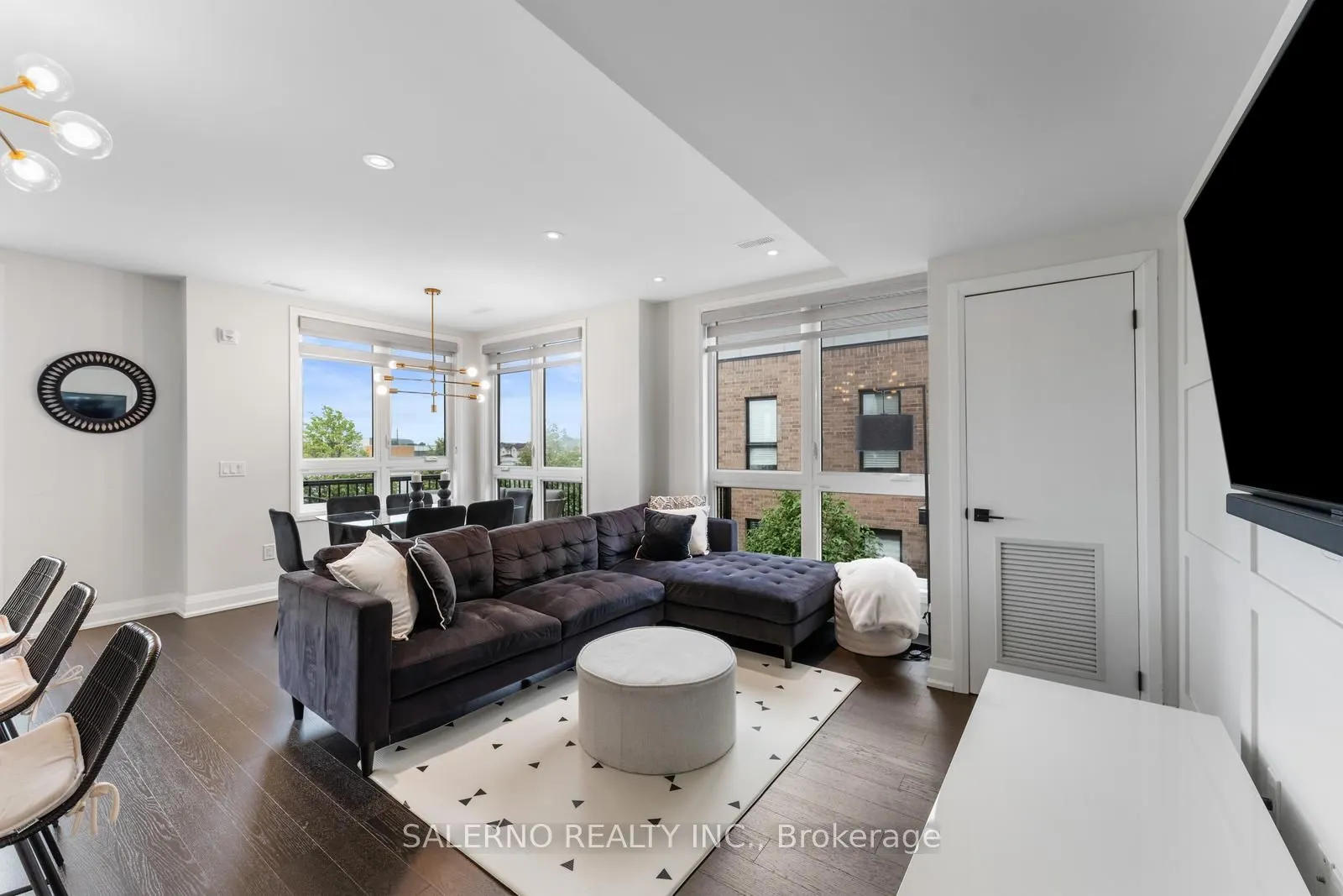 1206 Main Street, #209