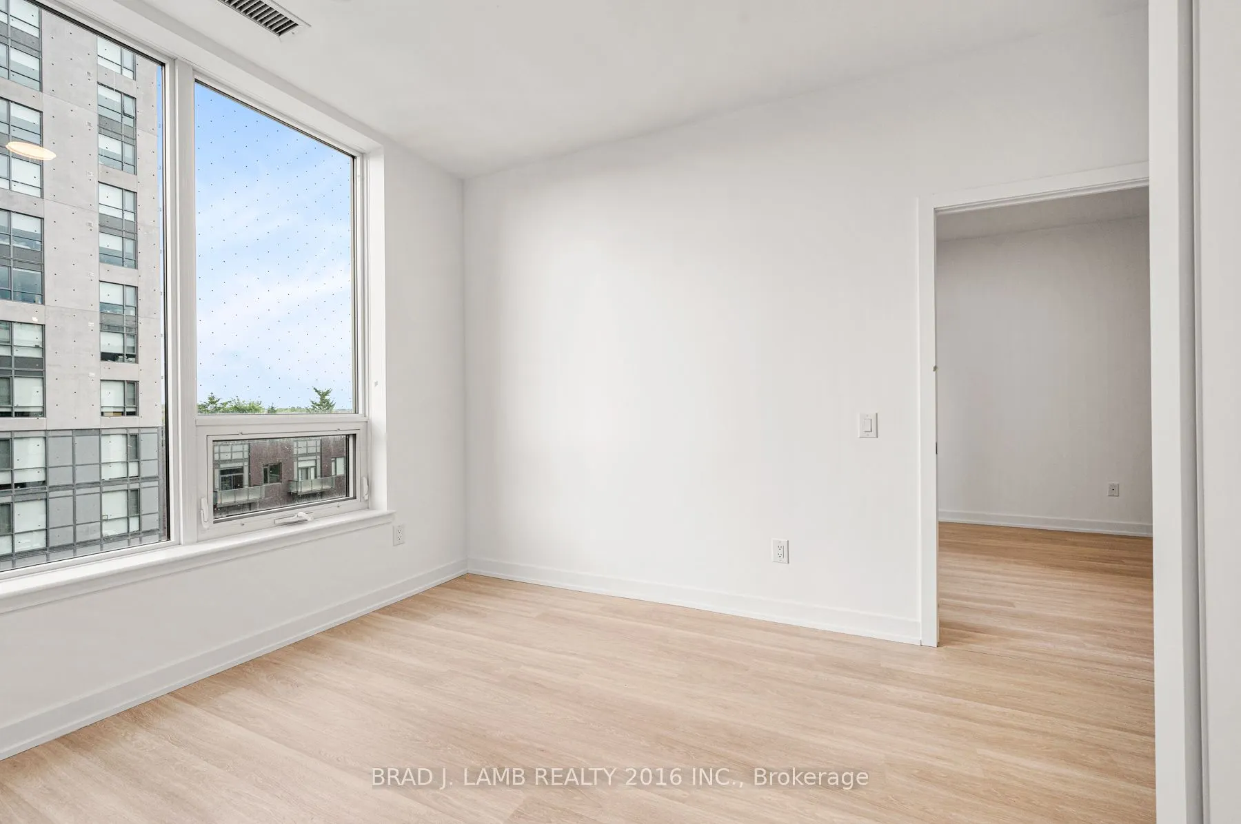 5105 Hurontario Street, #419