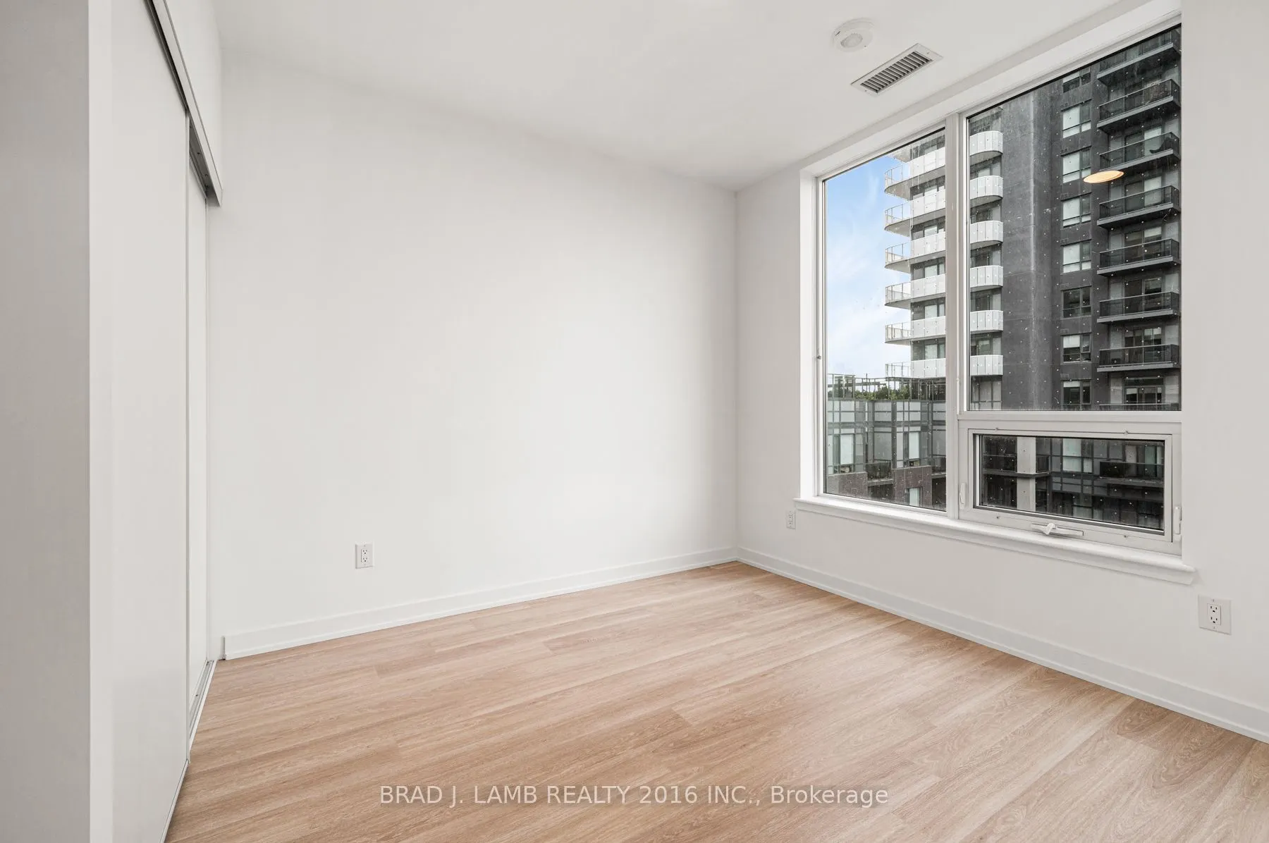 5105 Hurontario Street, #419