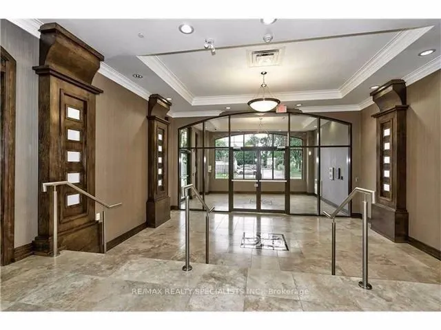 205 Lakeshore Road W, #202