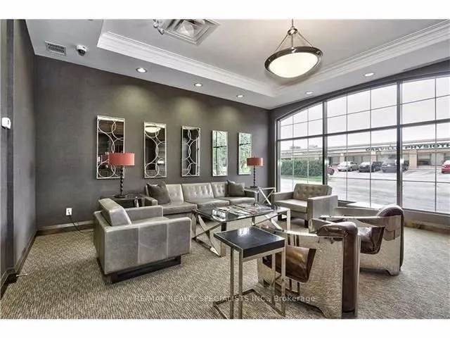 205 Lakeshore Road W, #202