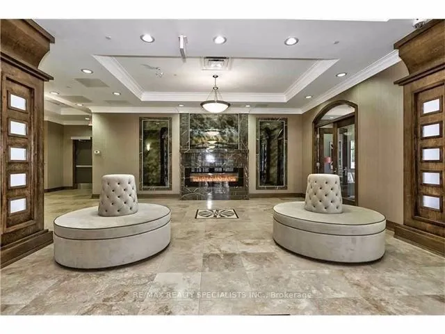 205 Lakeshore Road W, #202