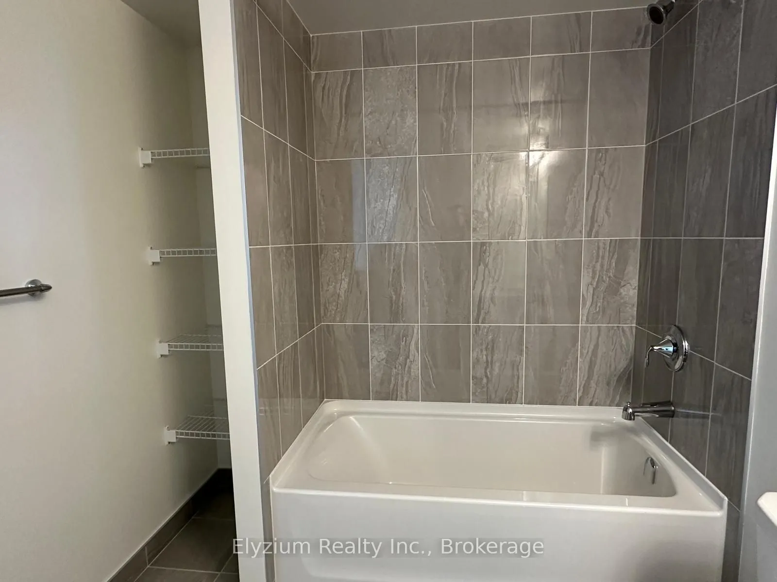 3006 William Cutmore Boulevard, #207