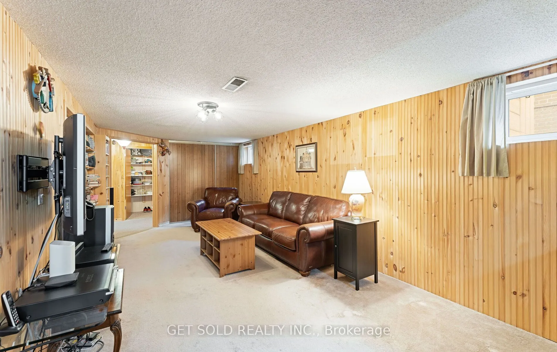 24 Huntsmoor Road