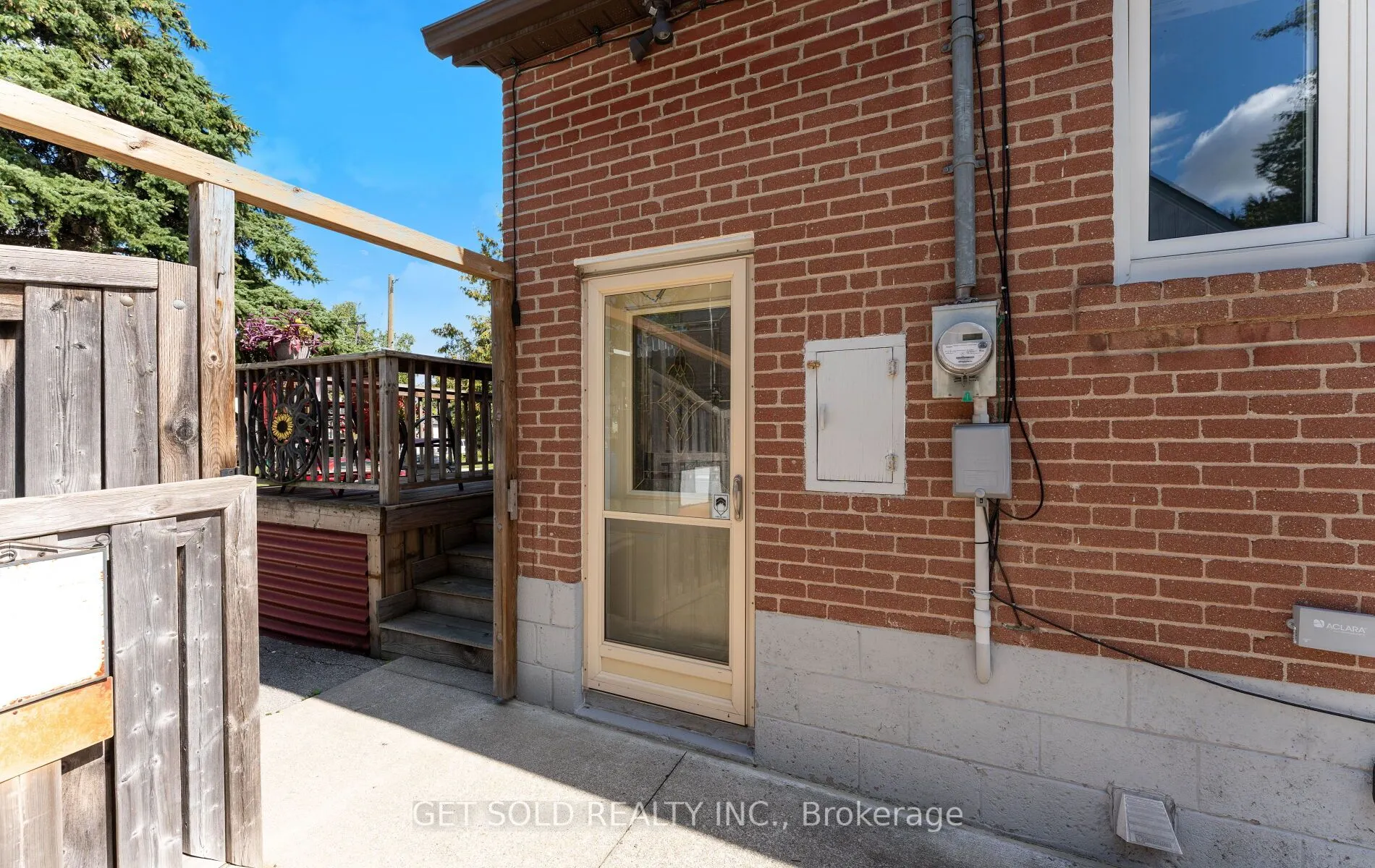 24 Huntsmoor Road