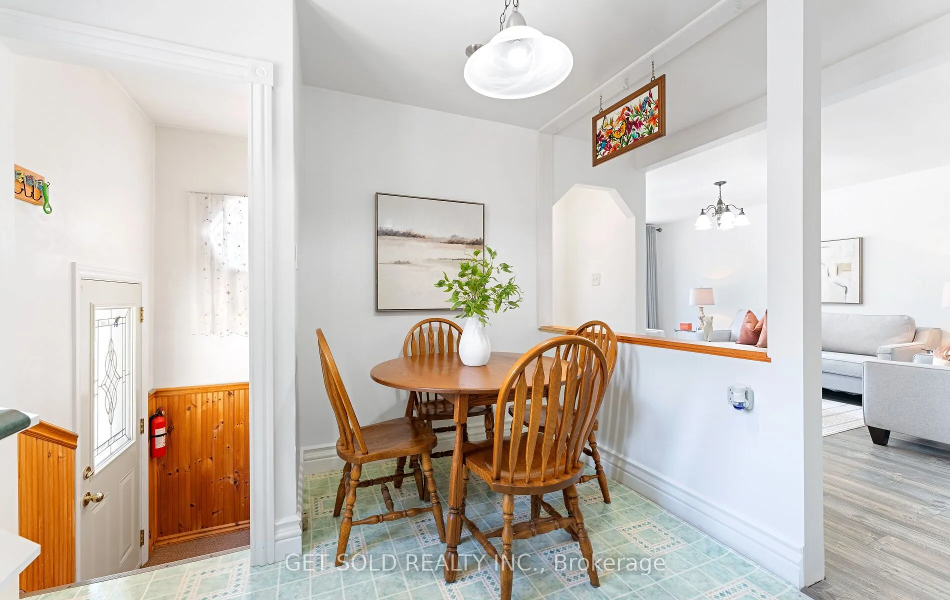 24 Huntsmoor Road