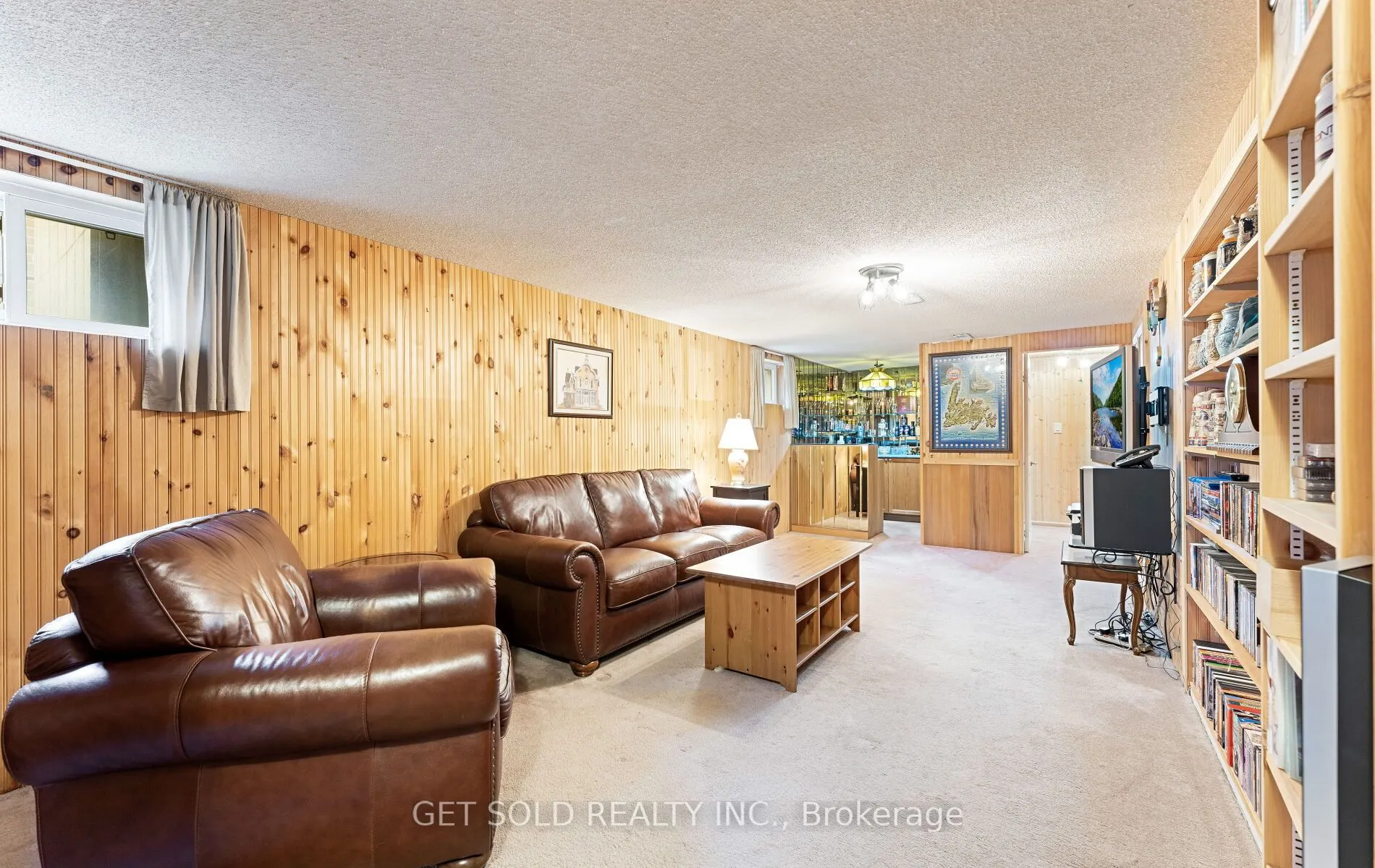 24 Huntsmoor Road