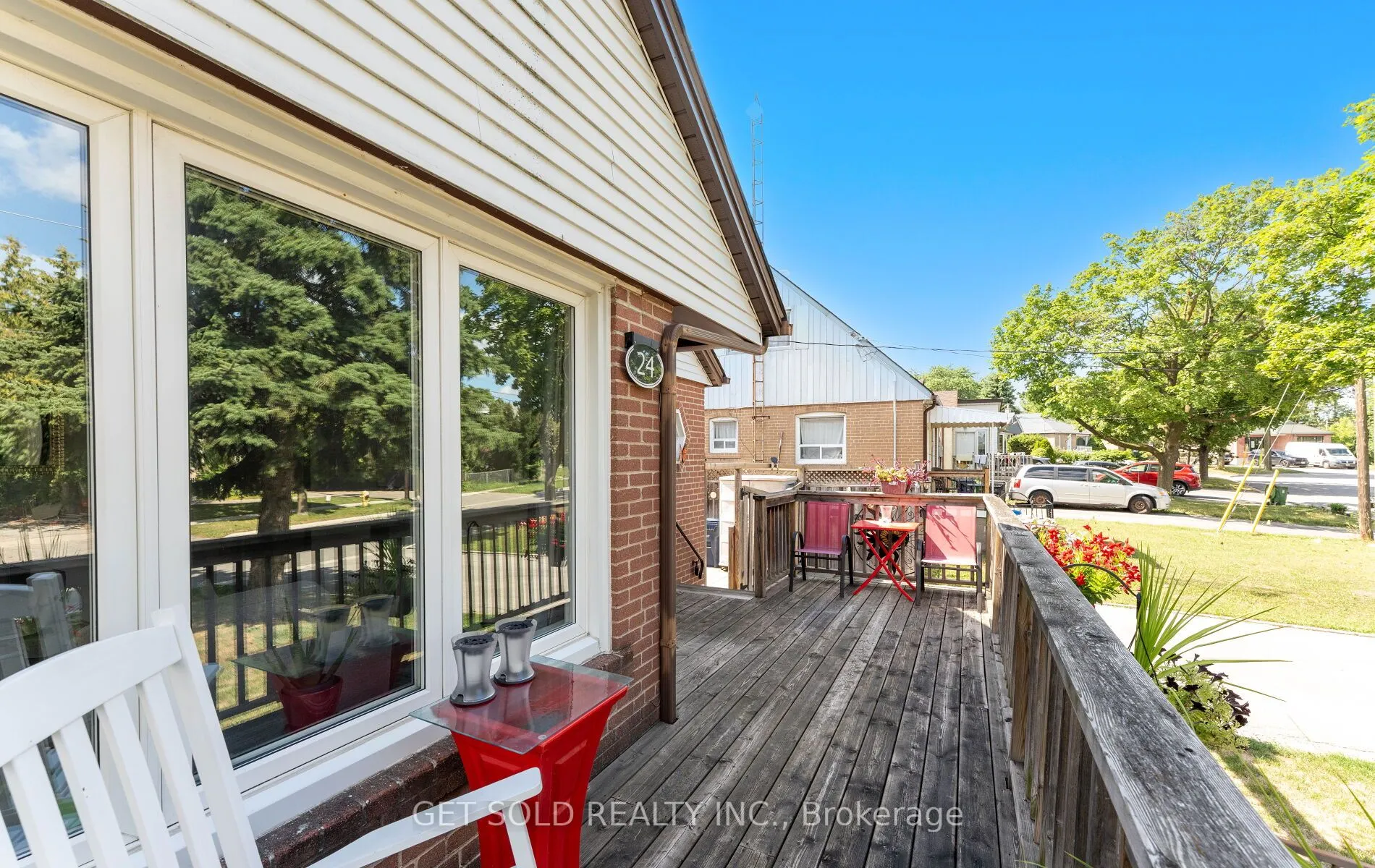 24 Huntsmoor Road