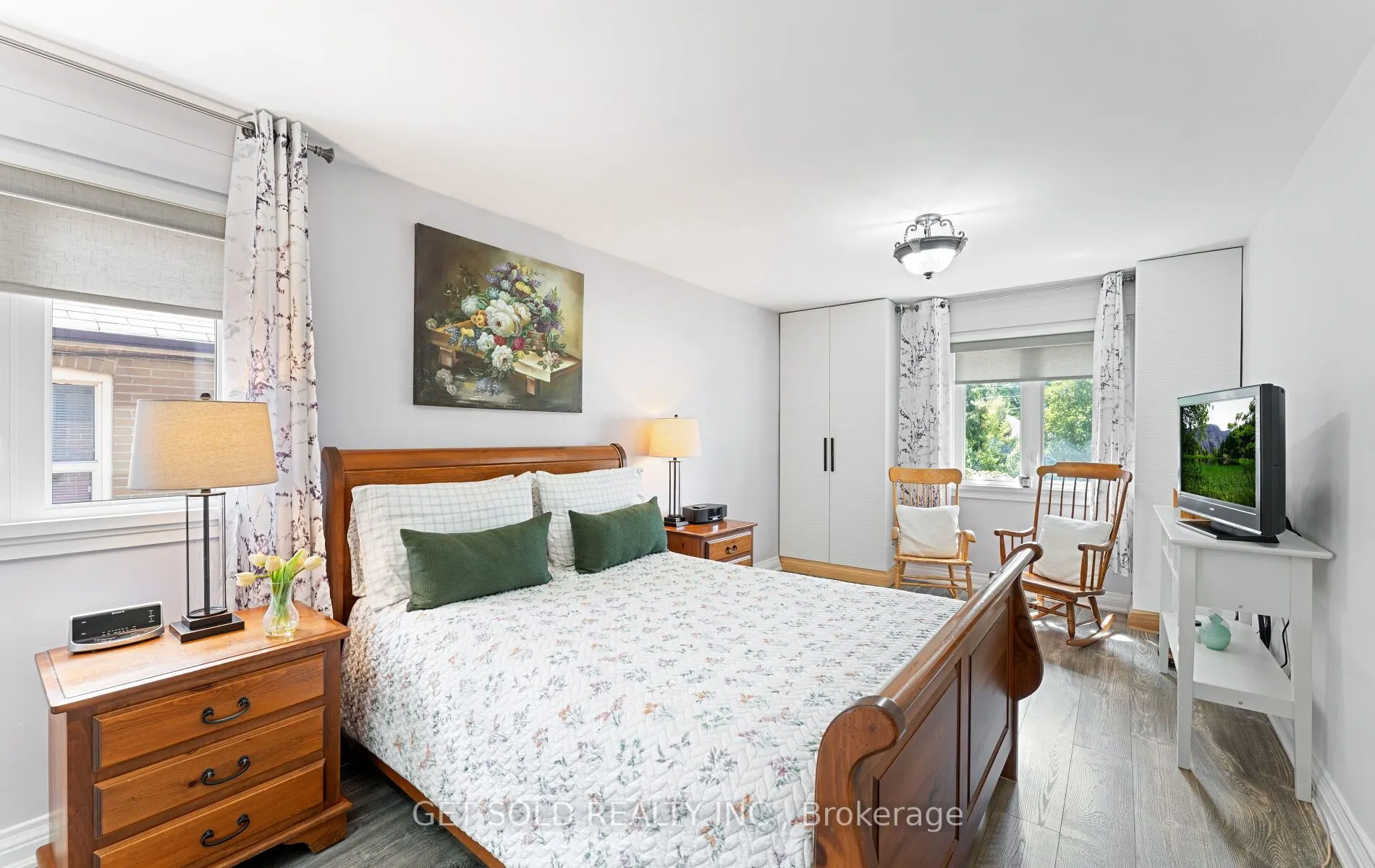 24 Huntsmoor Road
