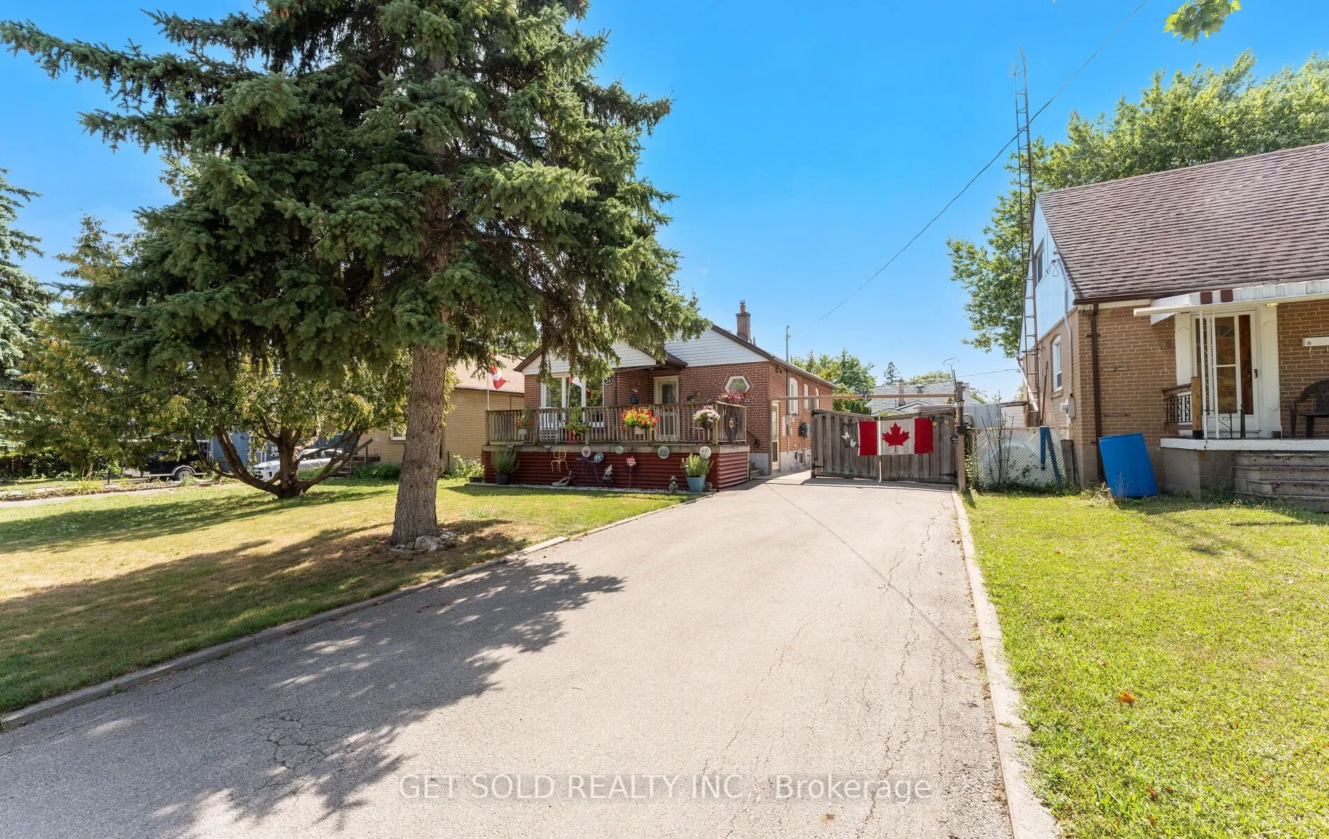 24 Huntsmoor Road