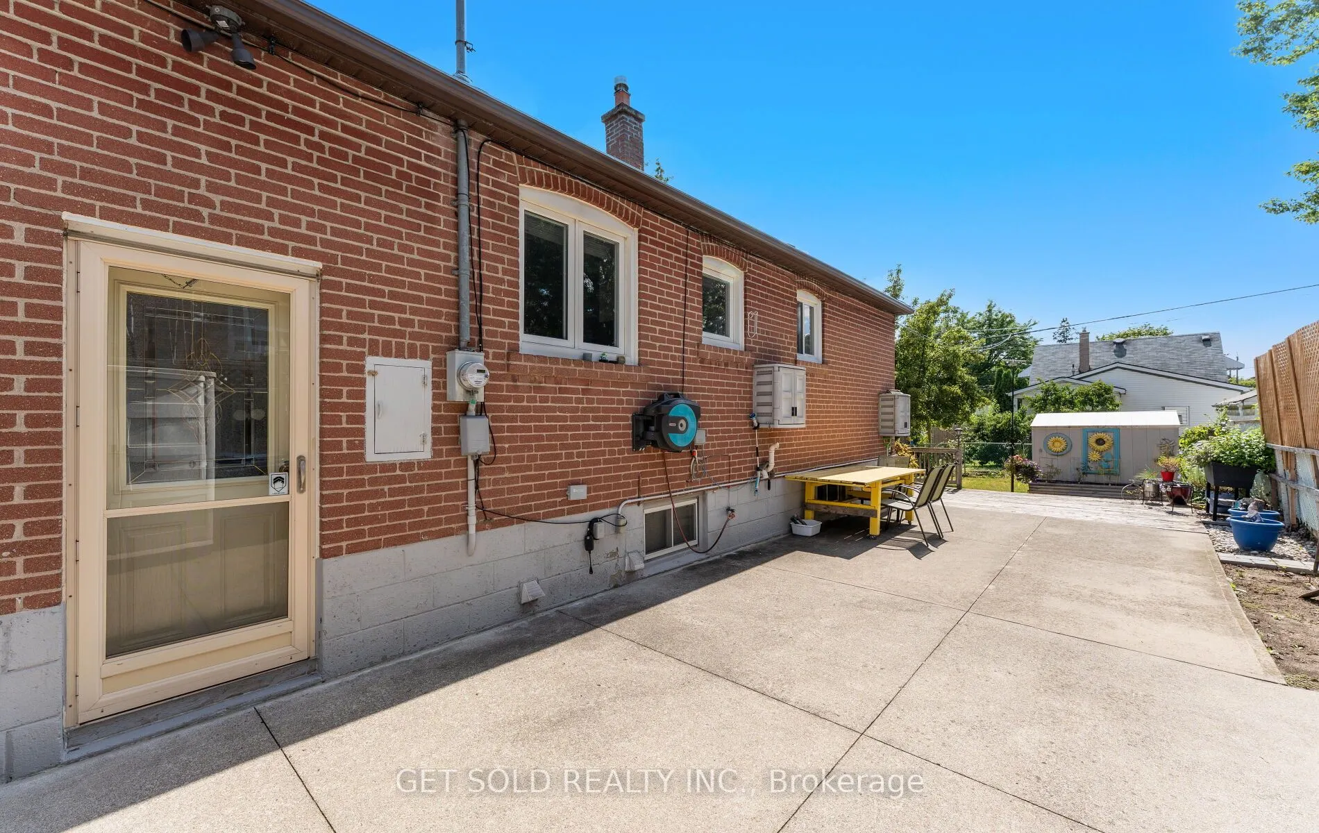 24 Huntsmoor Road