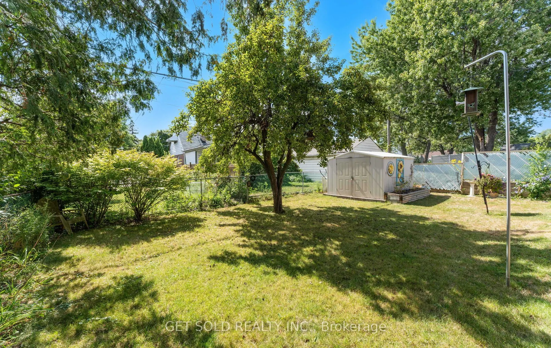 24 Huntsmoor Road