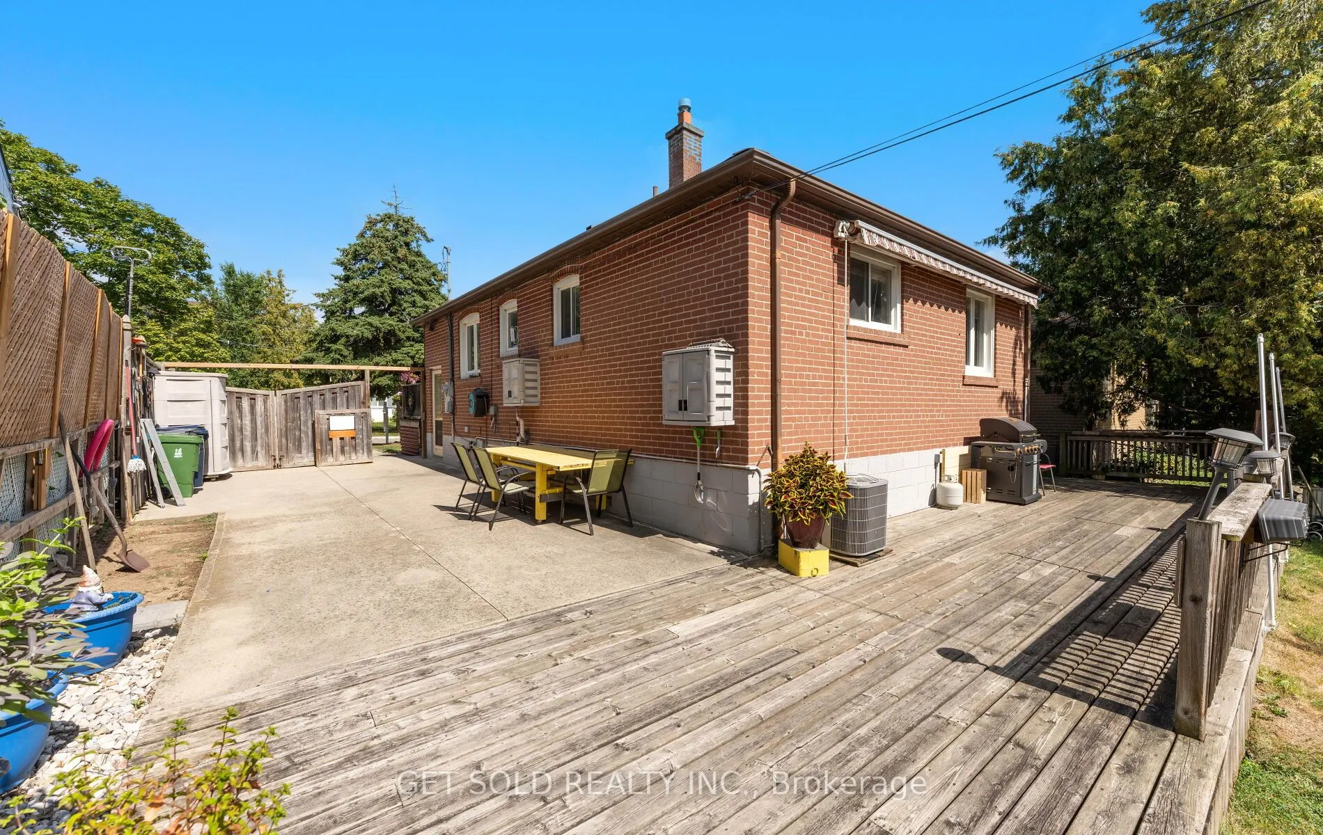 24 Huntsmoor Road