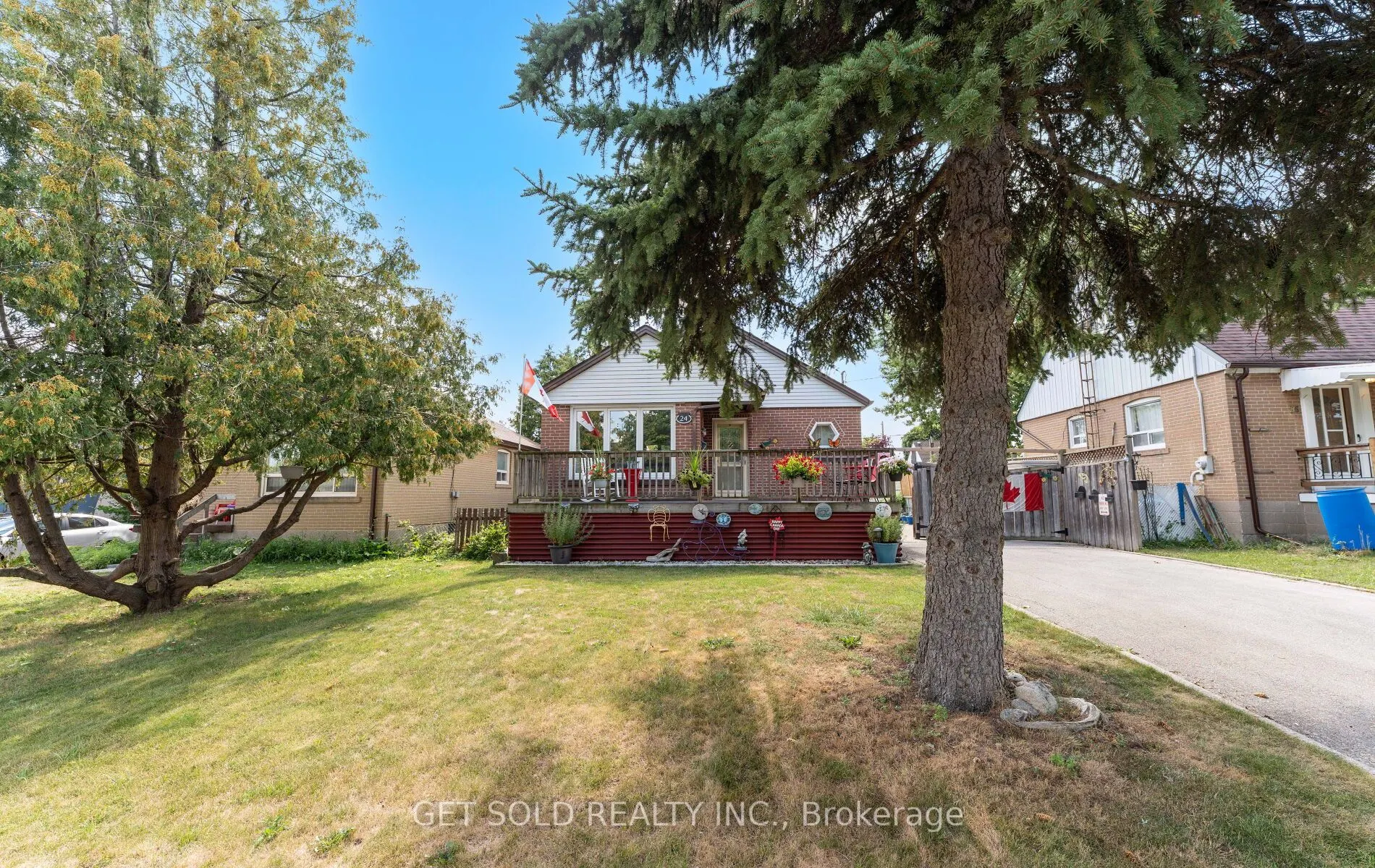 24 Huntsmoor Road