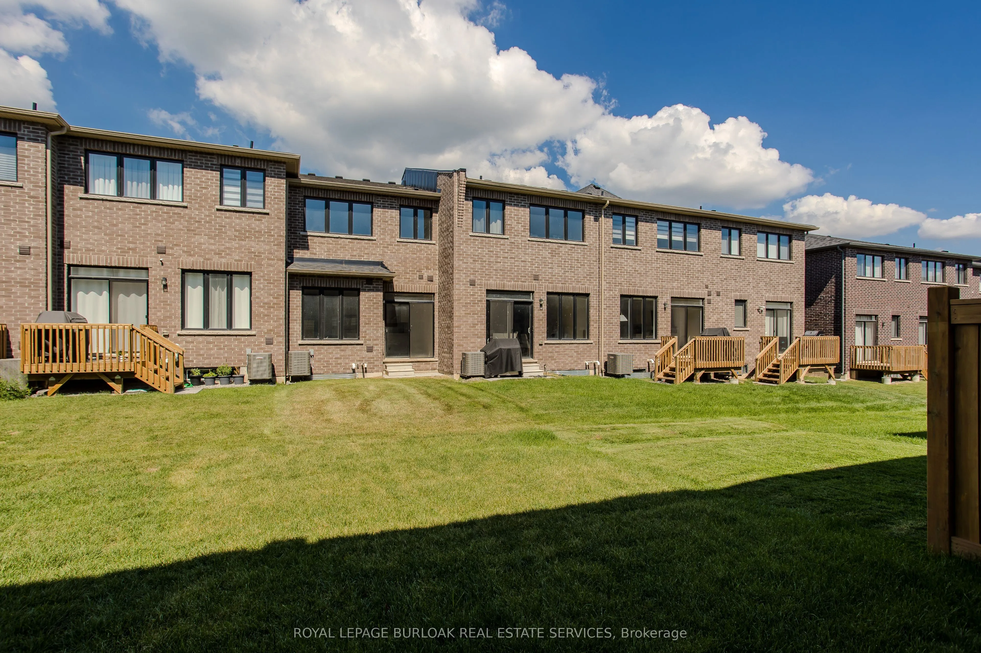 1407 Oakmont Common