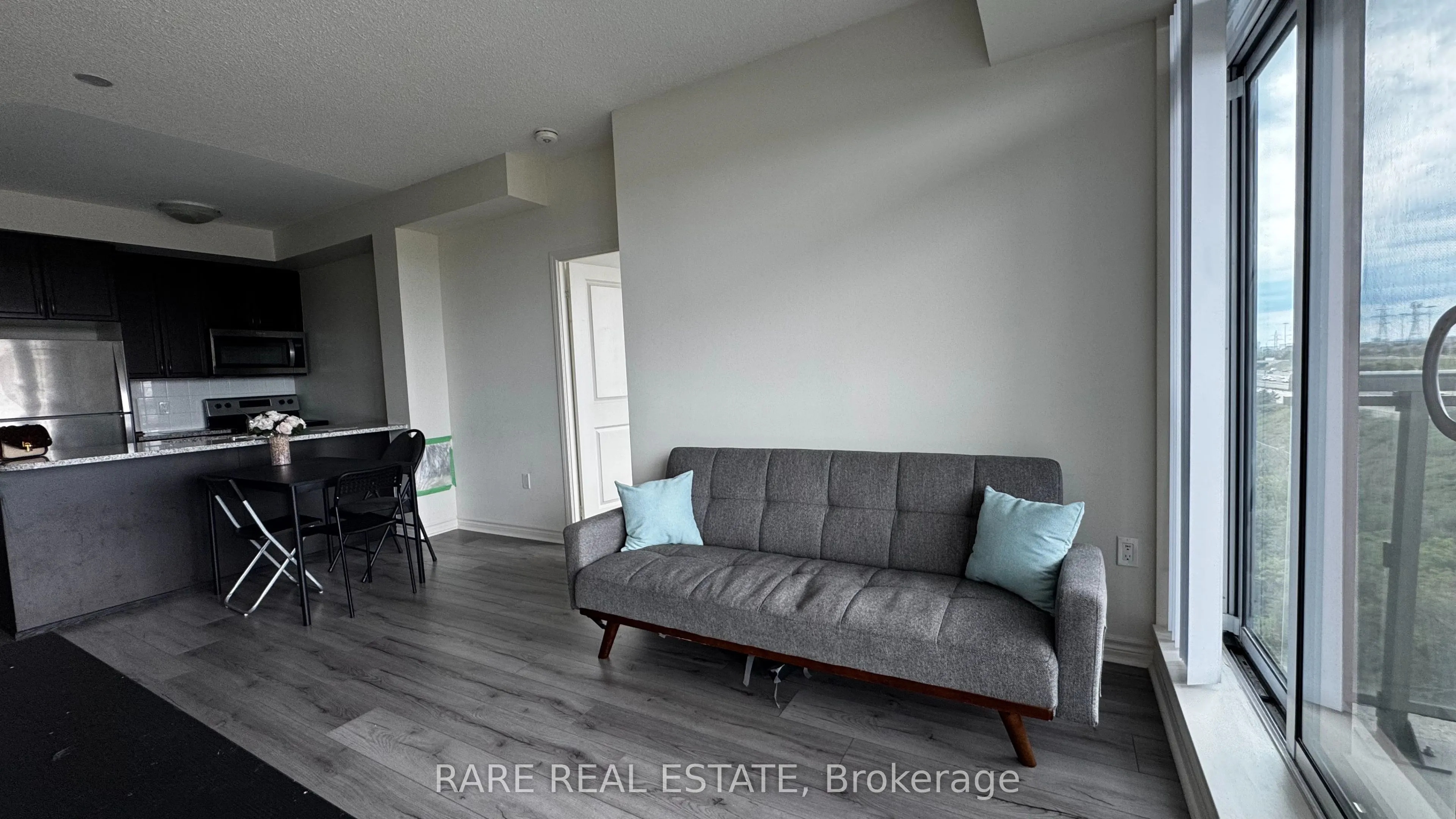 349 Rathburn Road W, #817