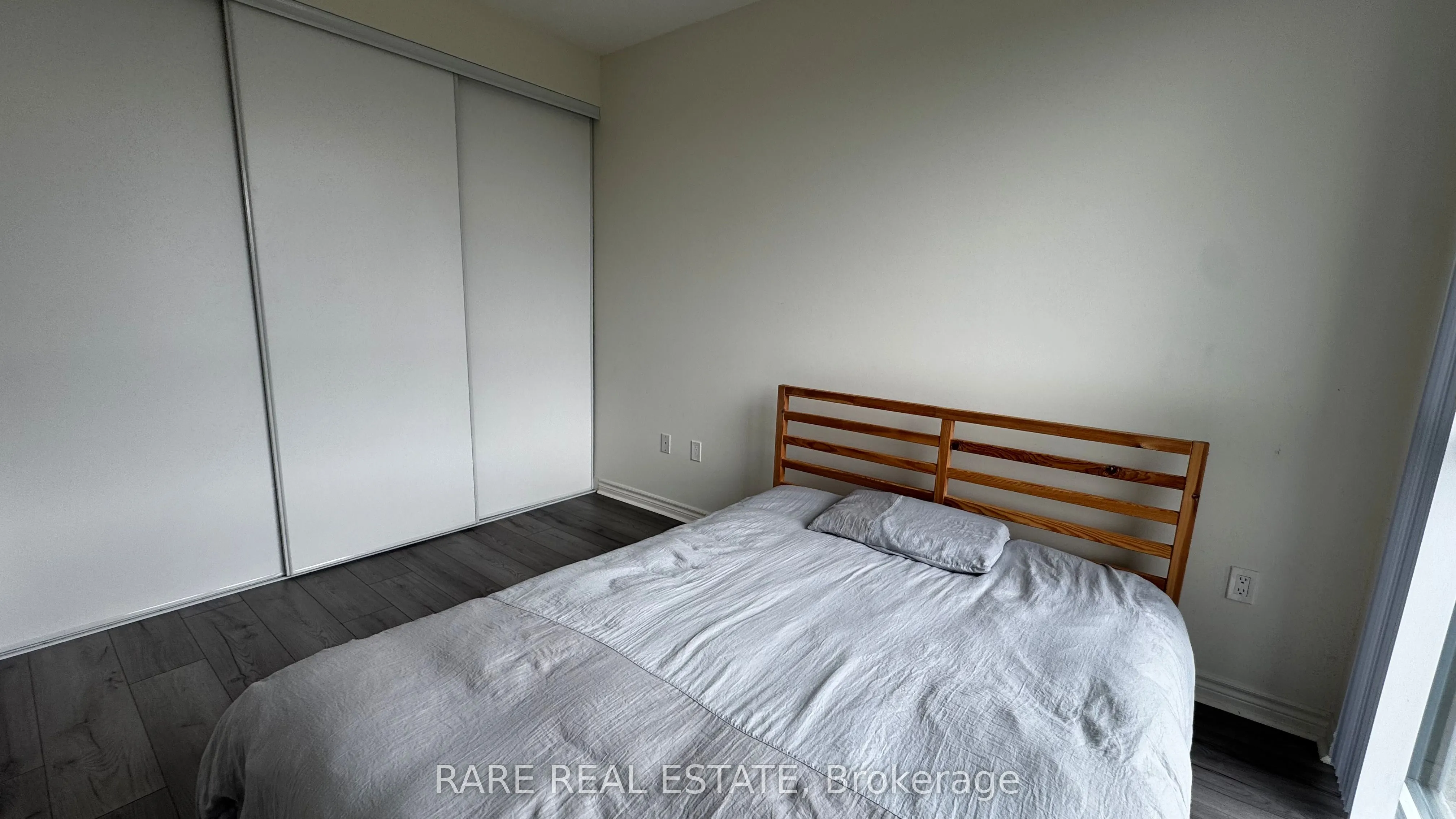 349 Rathburn Road W, #817
