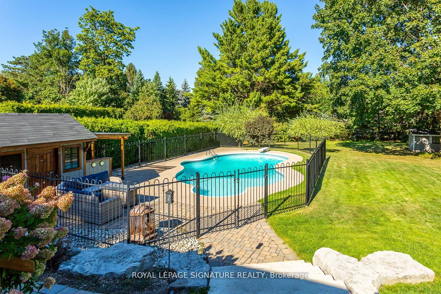 383 Maplehurst Avenue