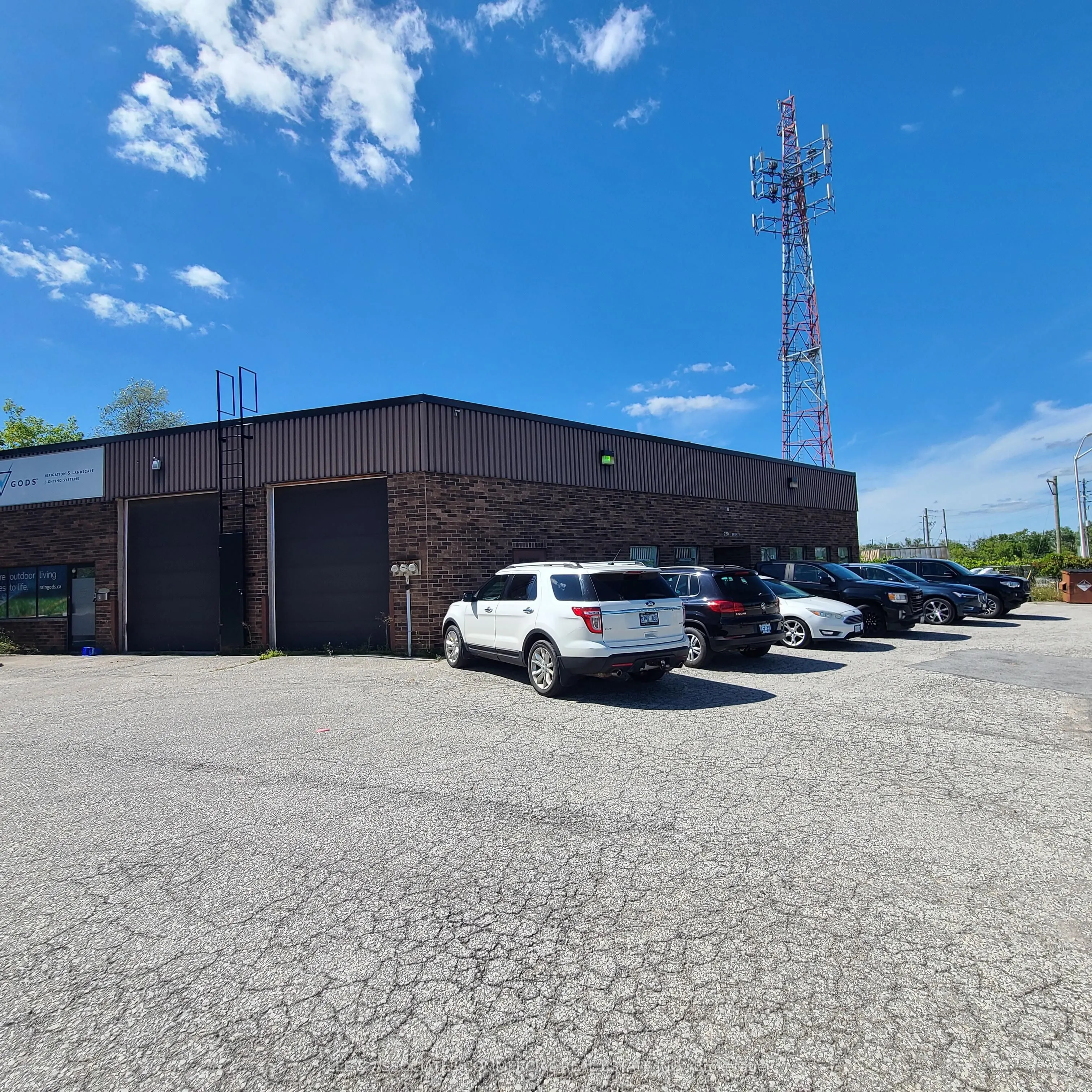 220 Bronte Street N, #2