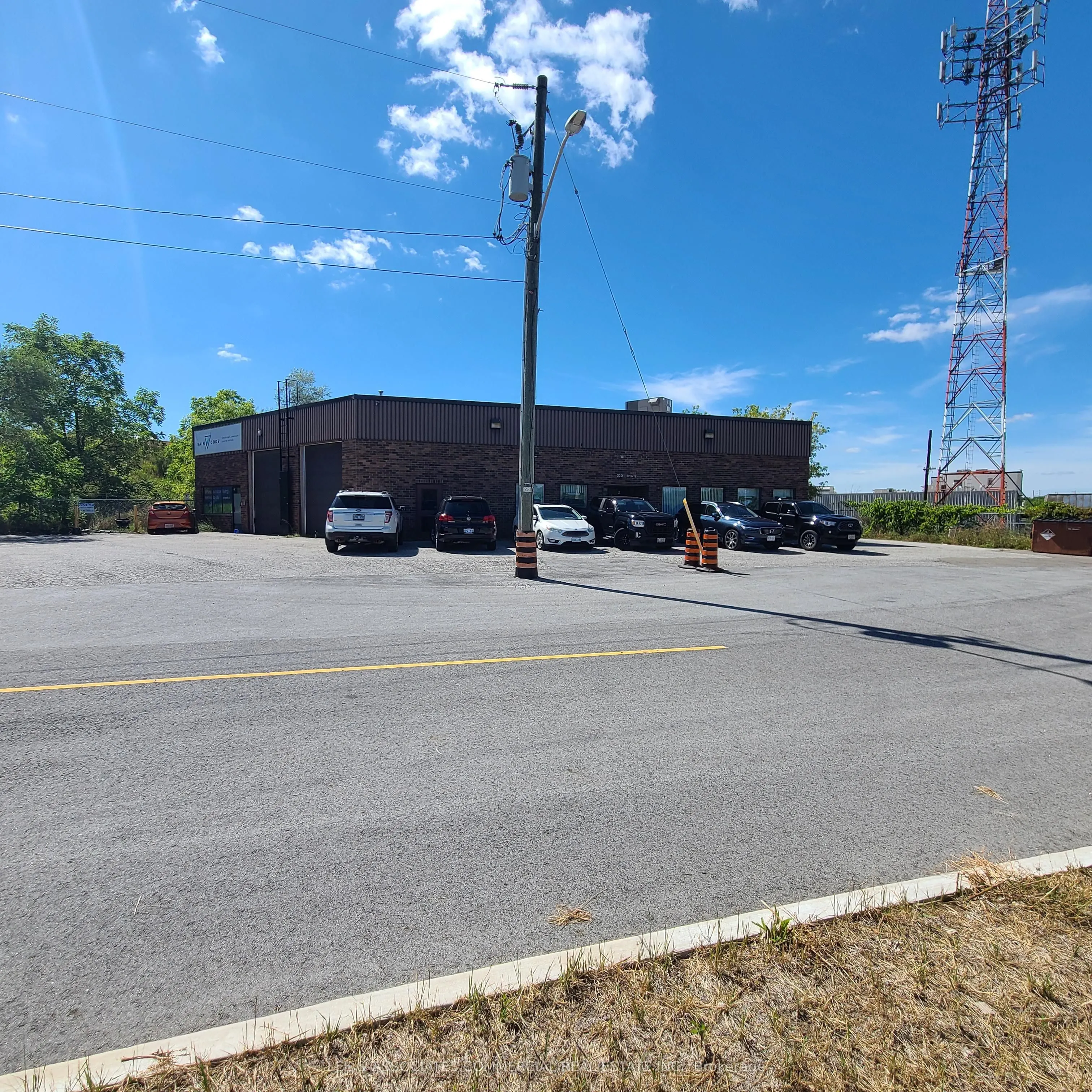 220 Bronte Street N, #2