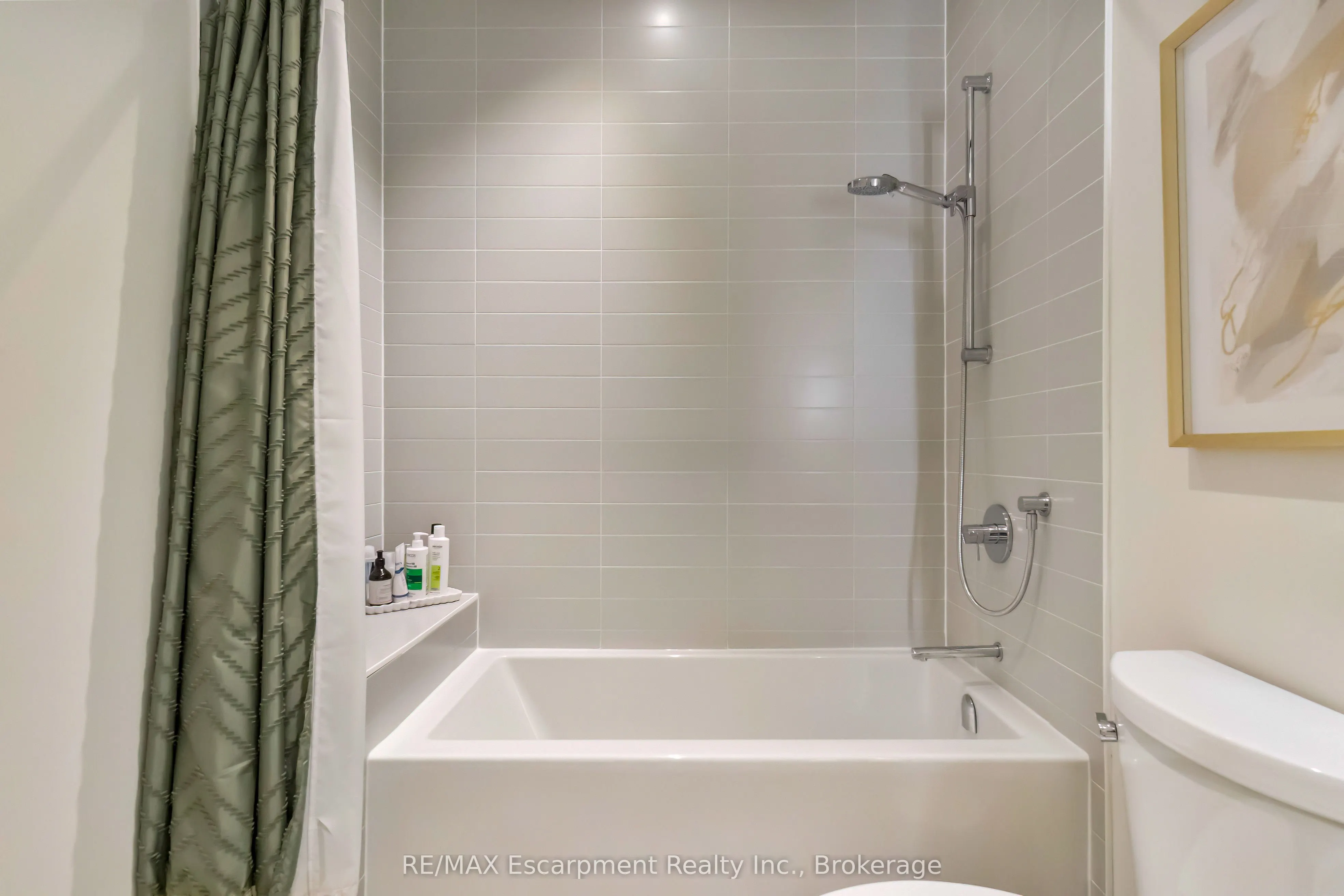 123 Maurice Drive, #205
