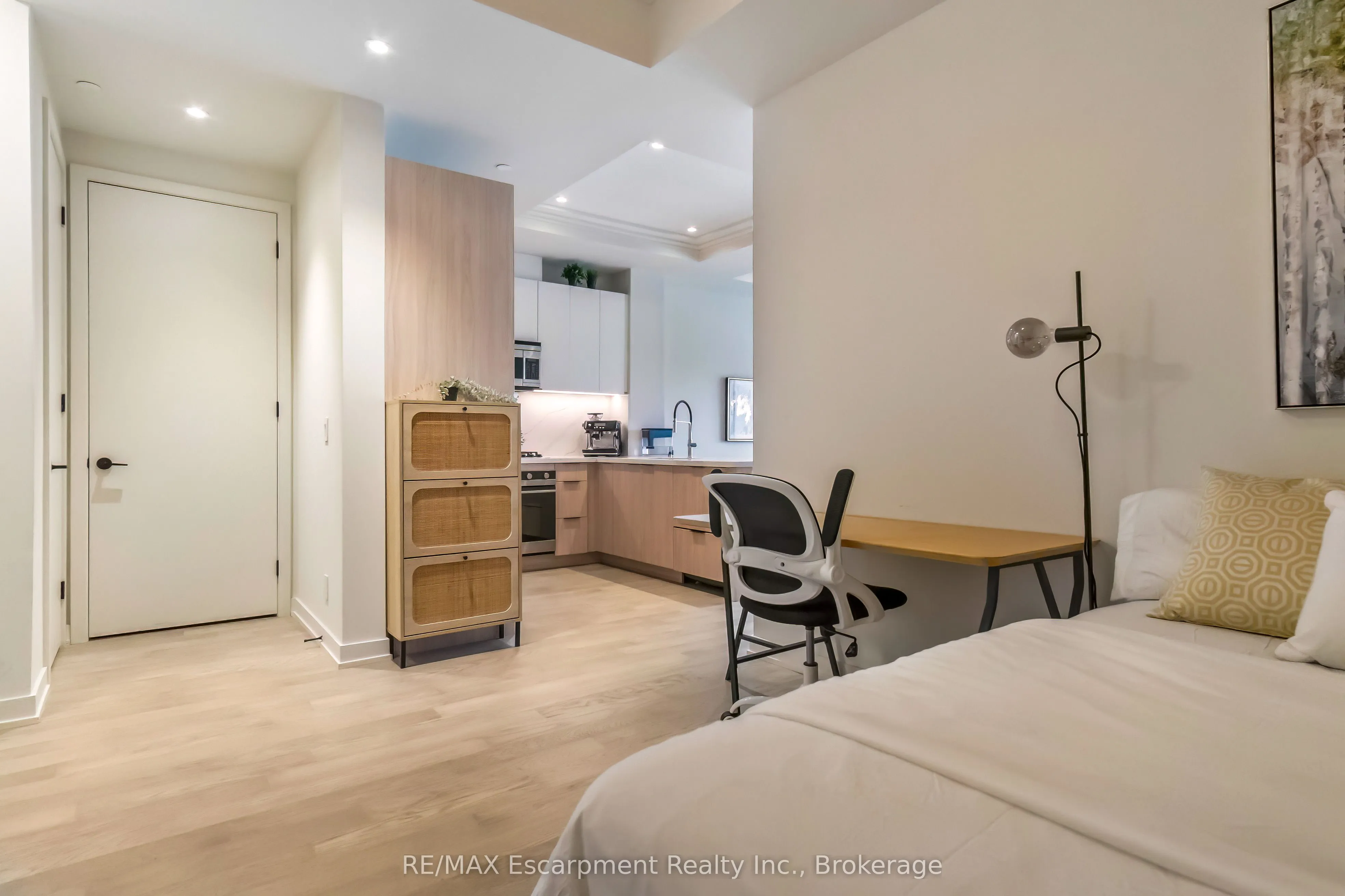 123 Maurice Drive, #205