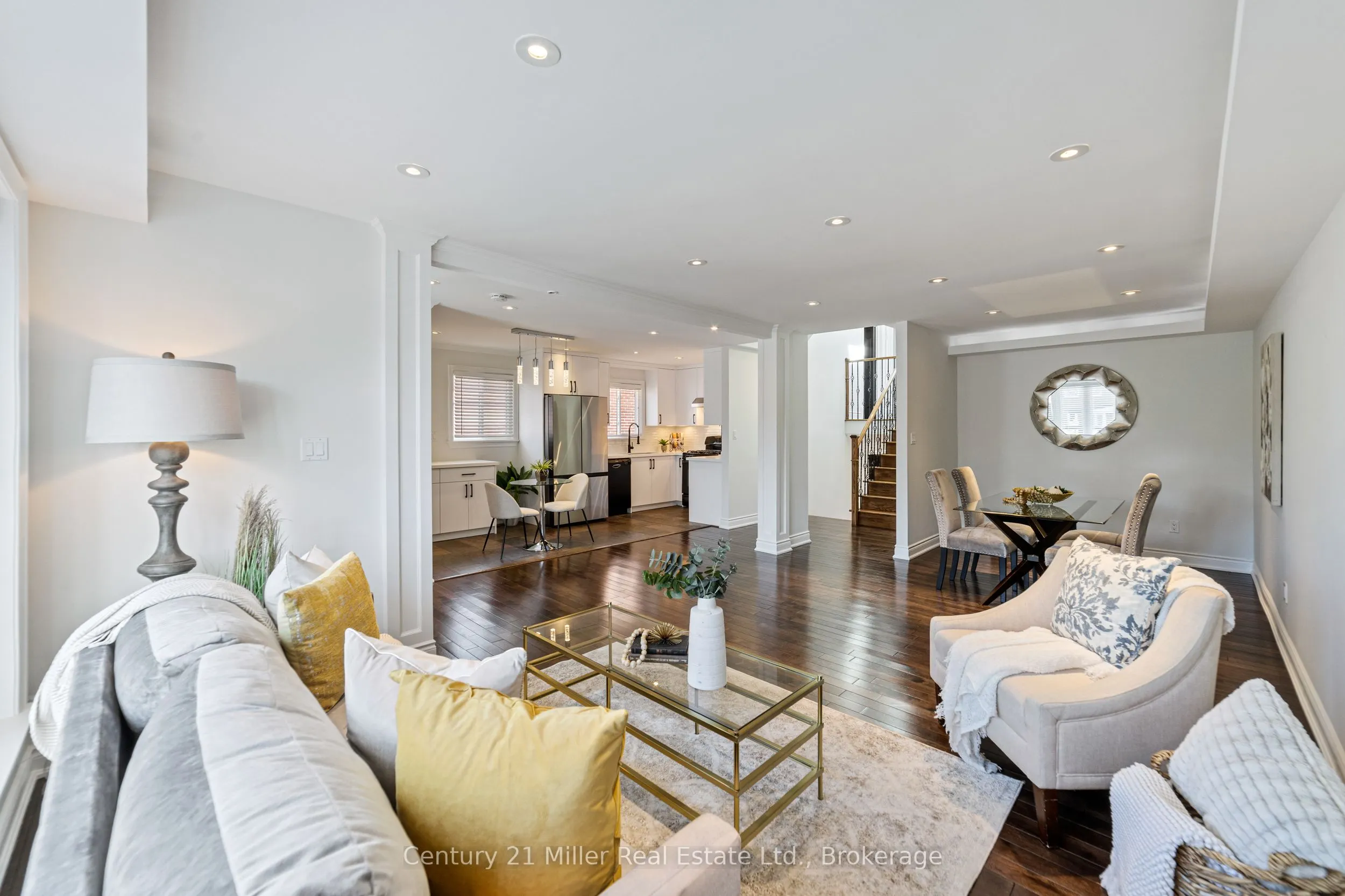 1363 Harmsworth Square