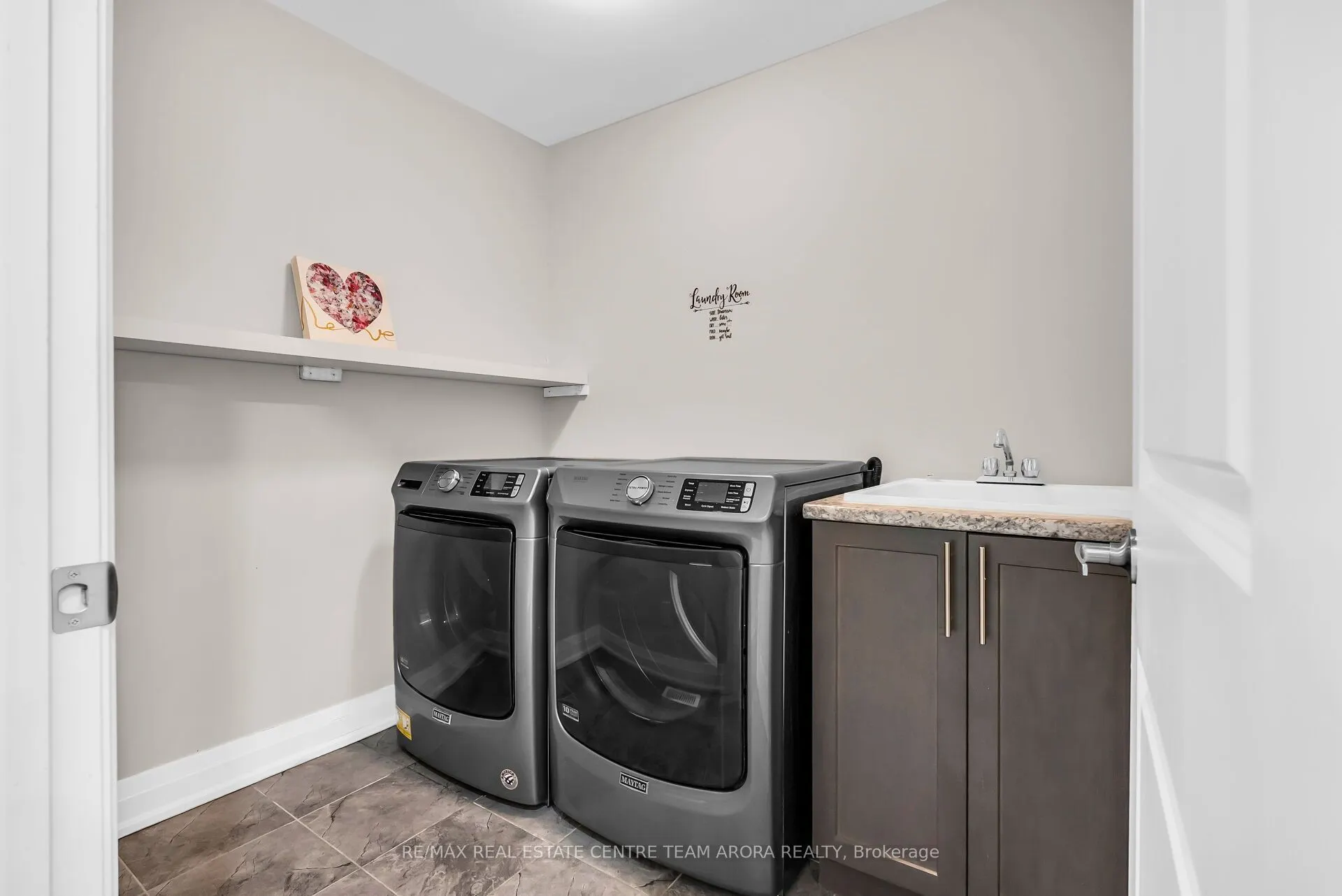 24 Dalbeattie Drive