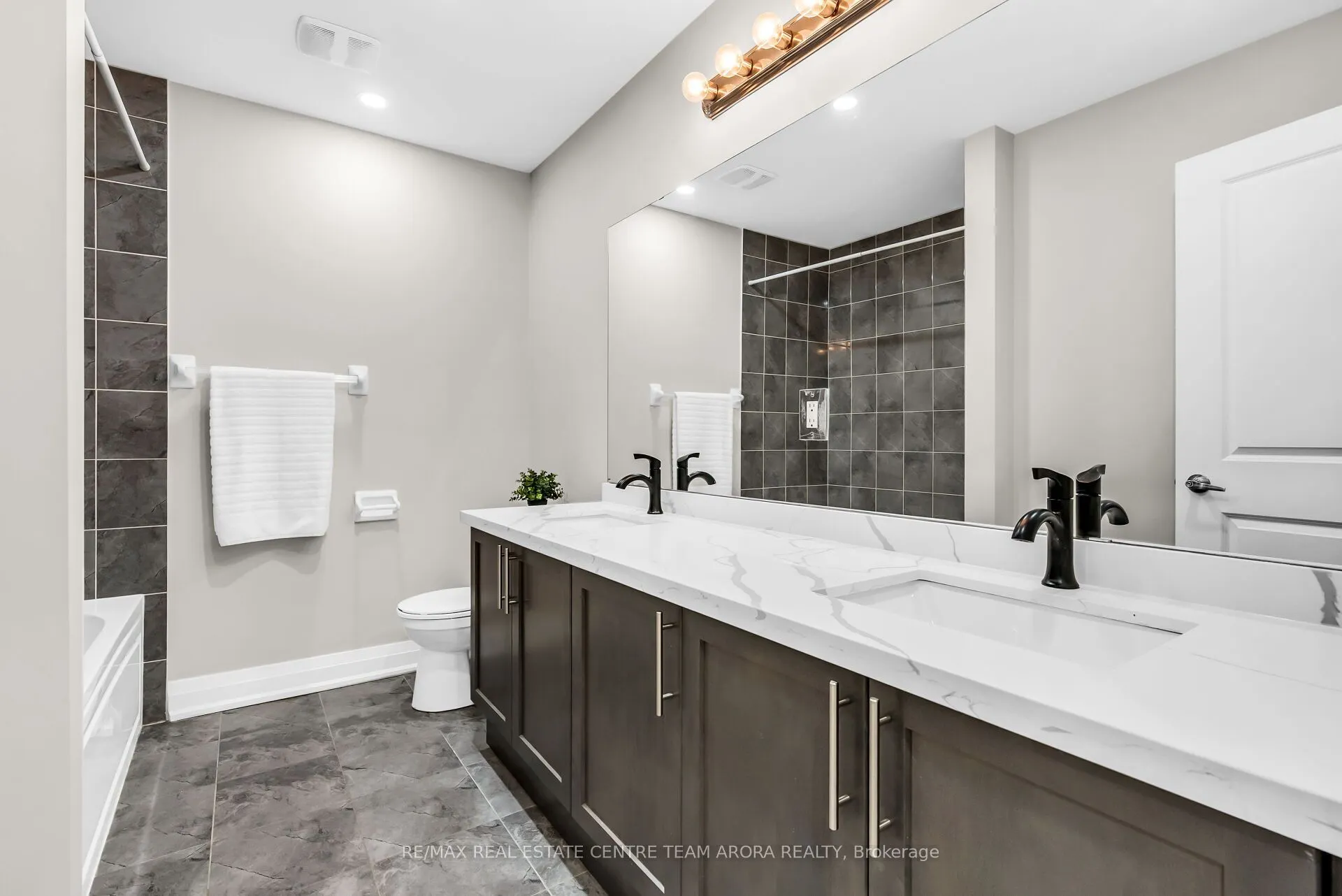 24 Dalbeattie Drive