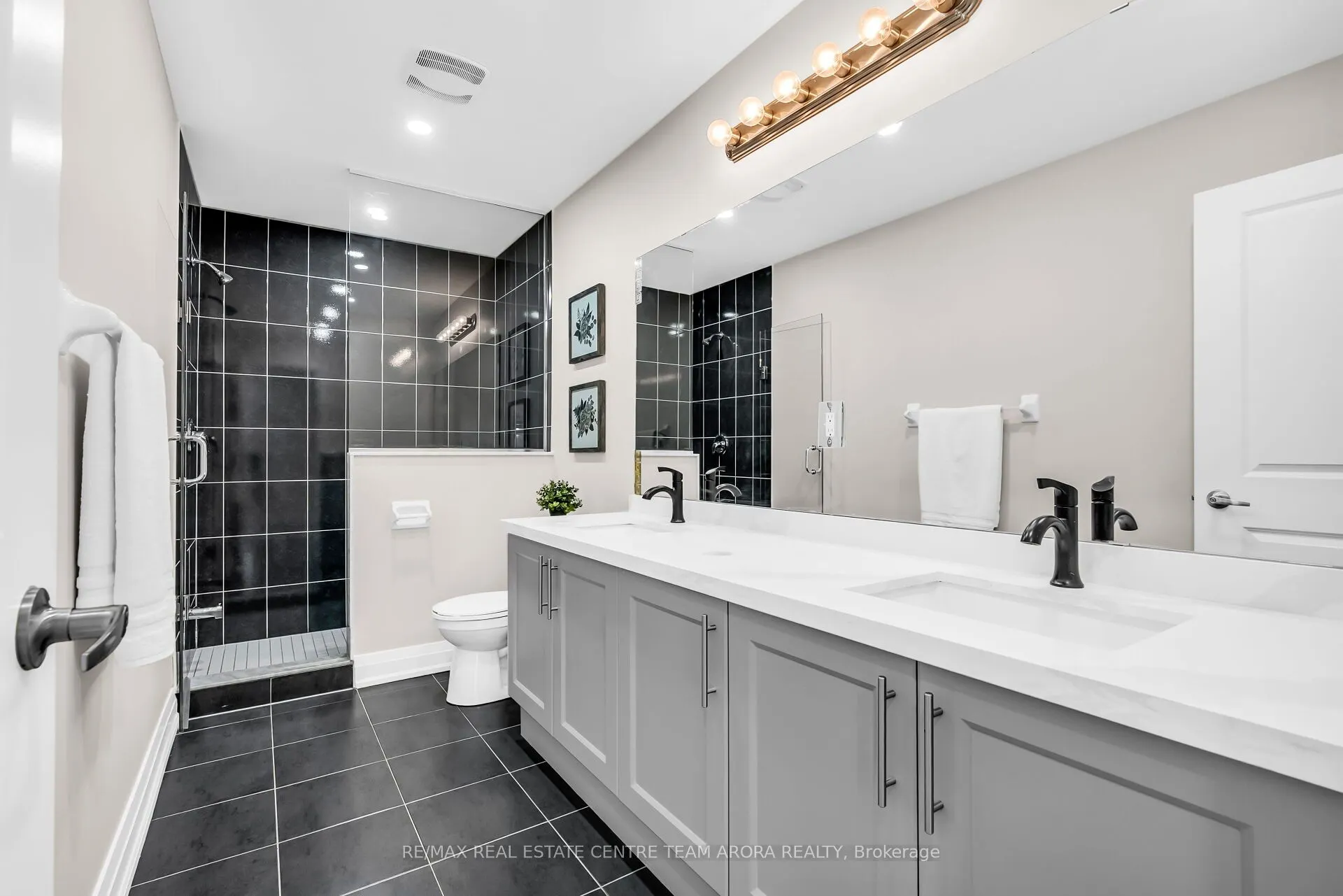 24 Dalbeattie Drive