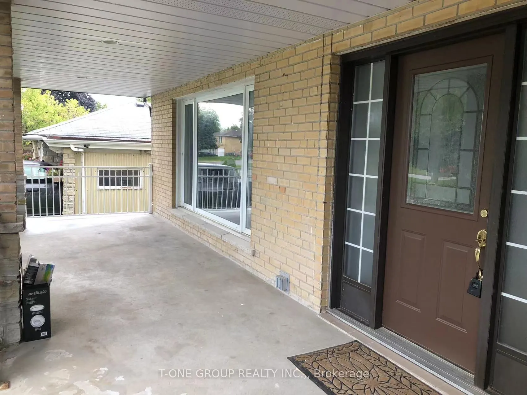 32 Flowertown Avenue