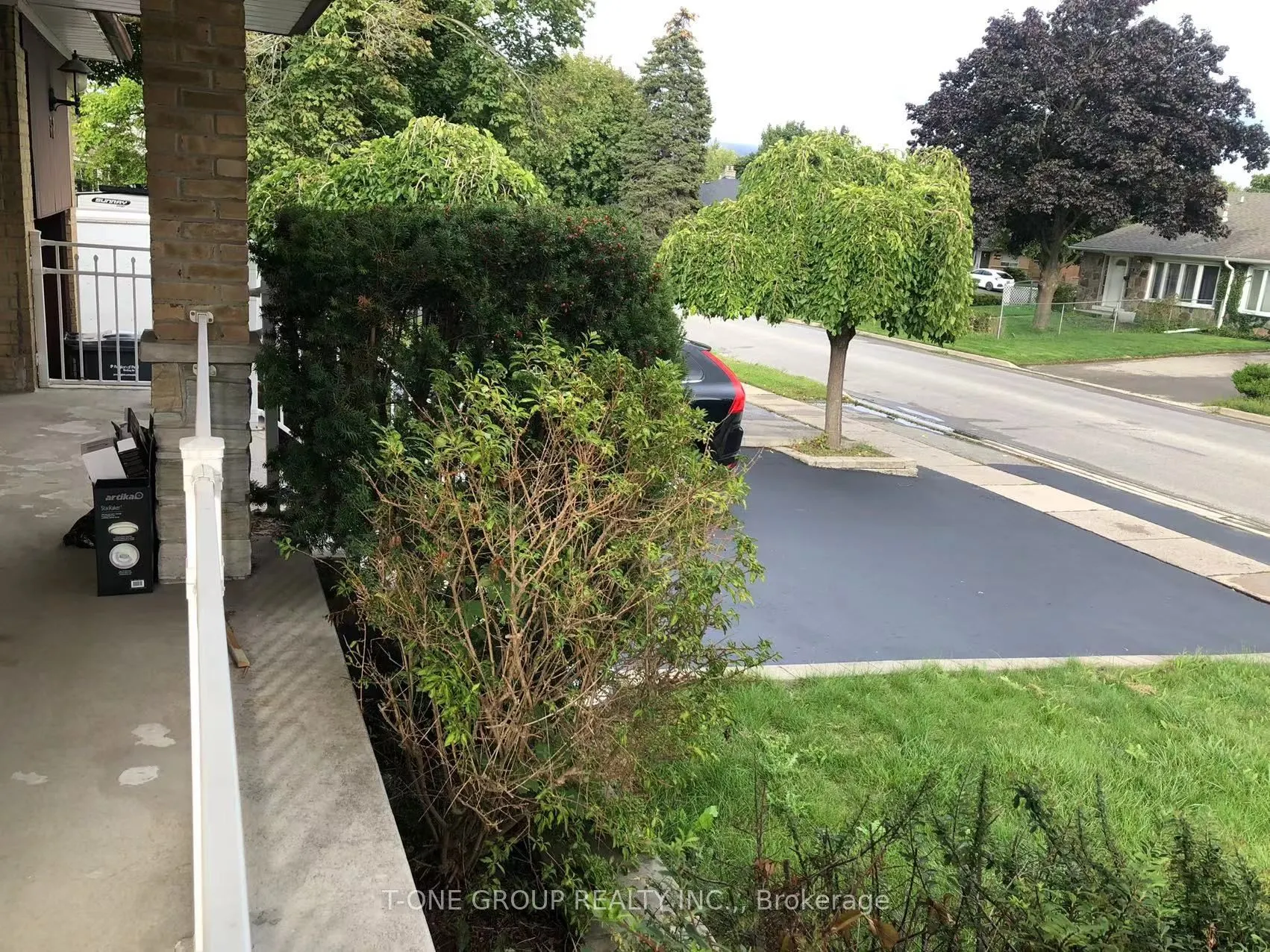 32 Flowertown Avenue