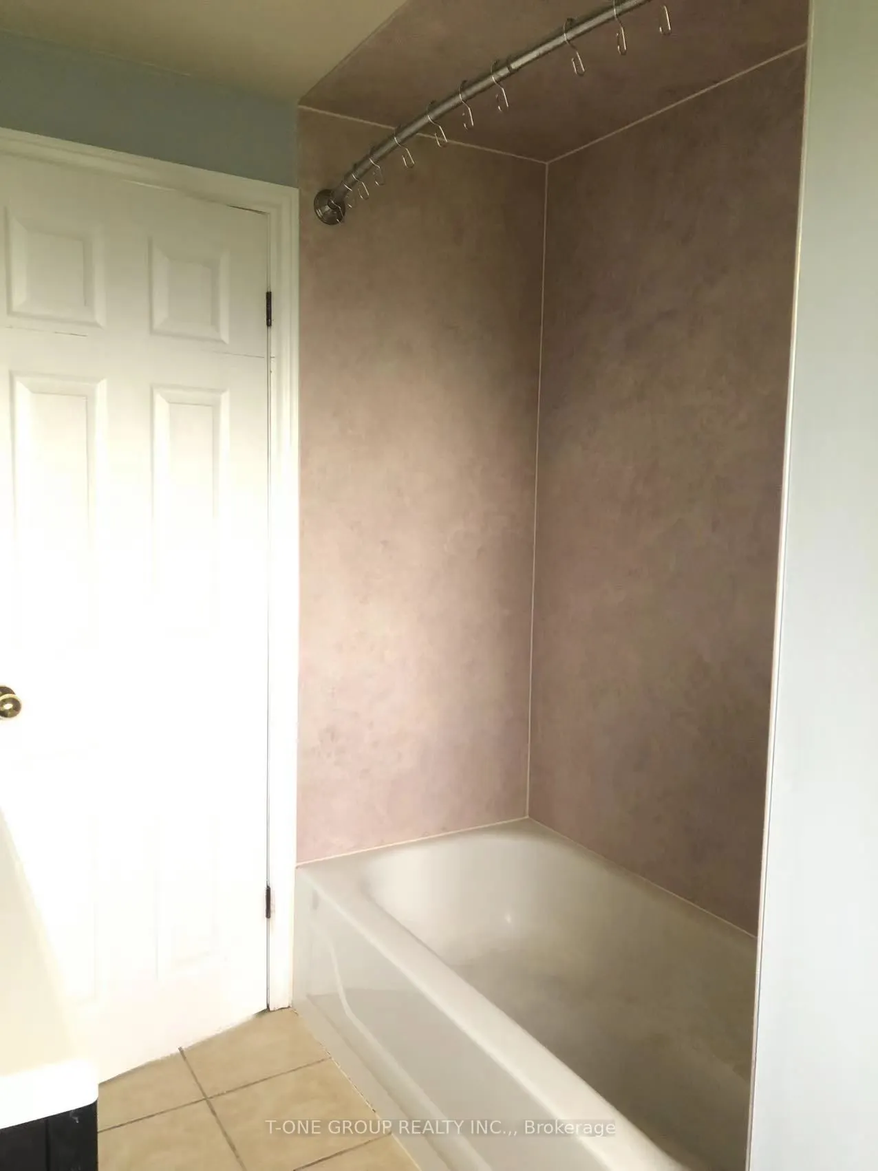 32 Flowertown Avenue