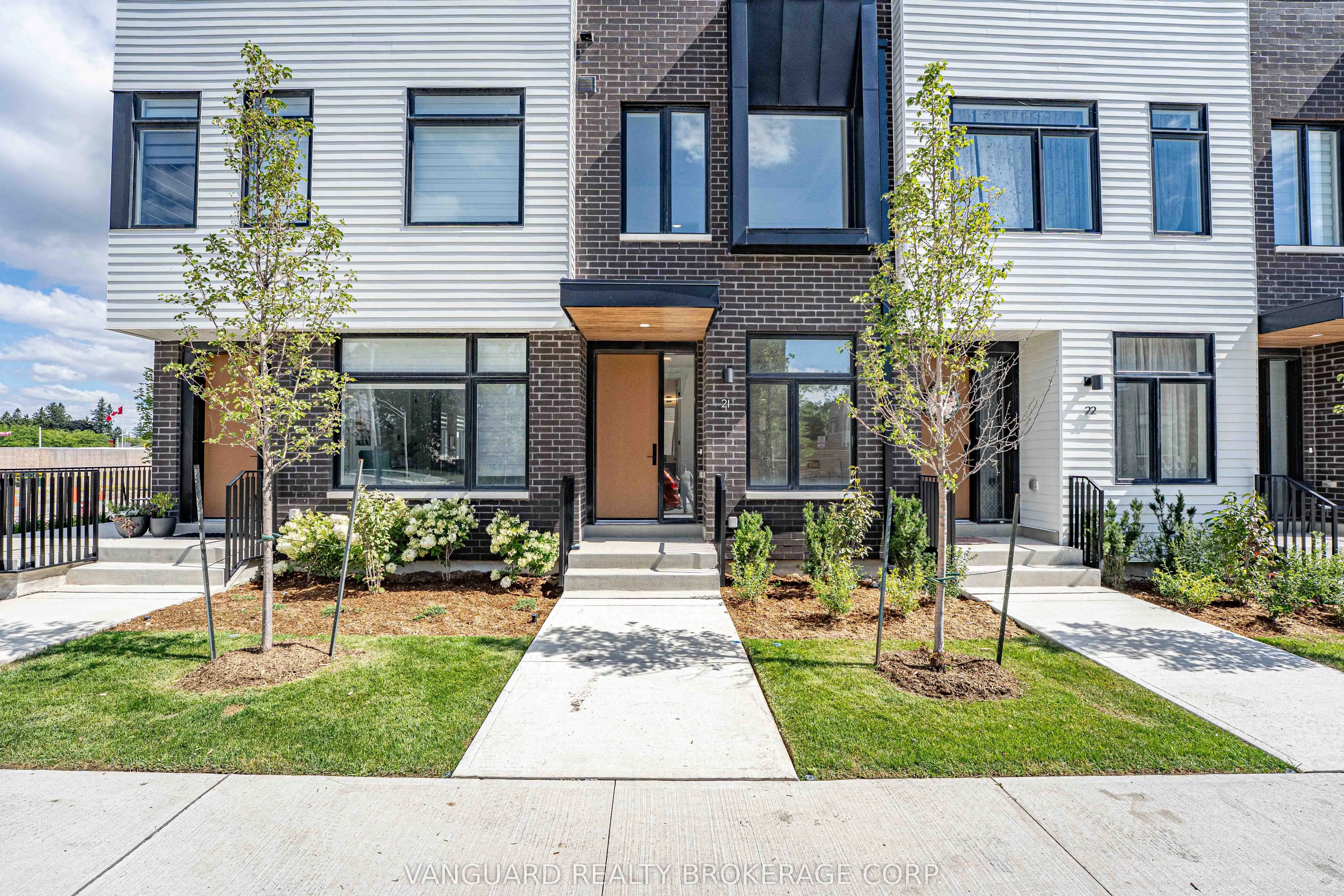 15 Lou Parsons Way, #21