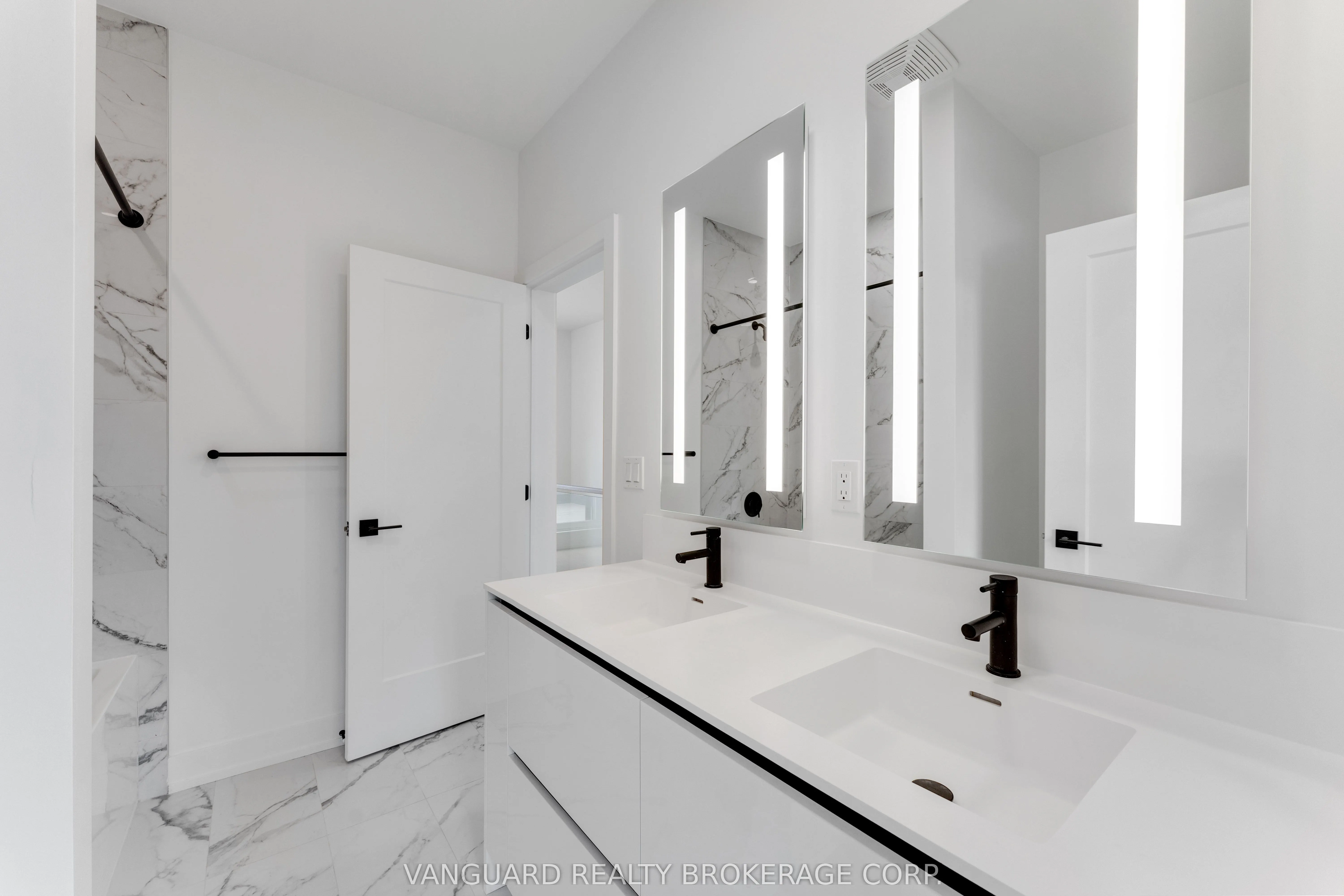 15 Lou Parsons Way, #21