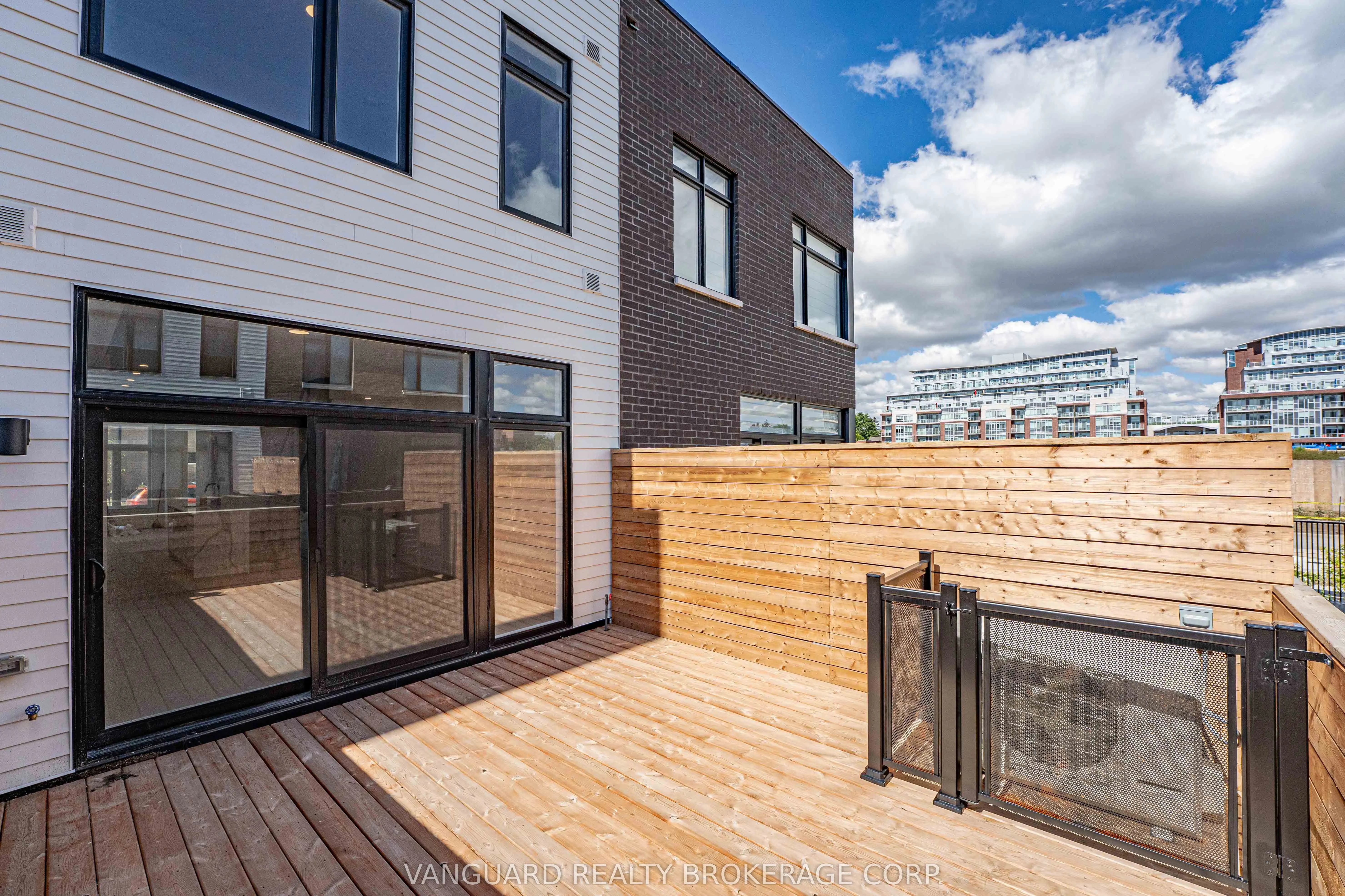 15 Lou Parsons Way, #21