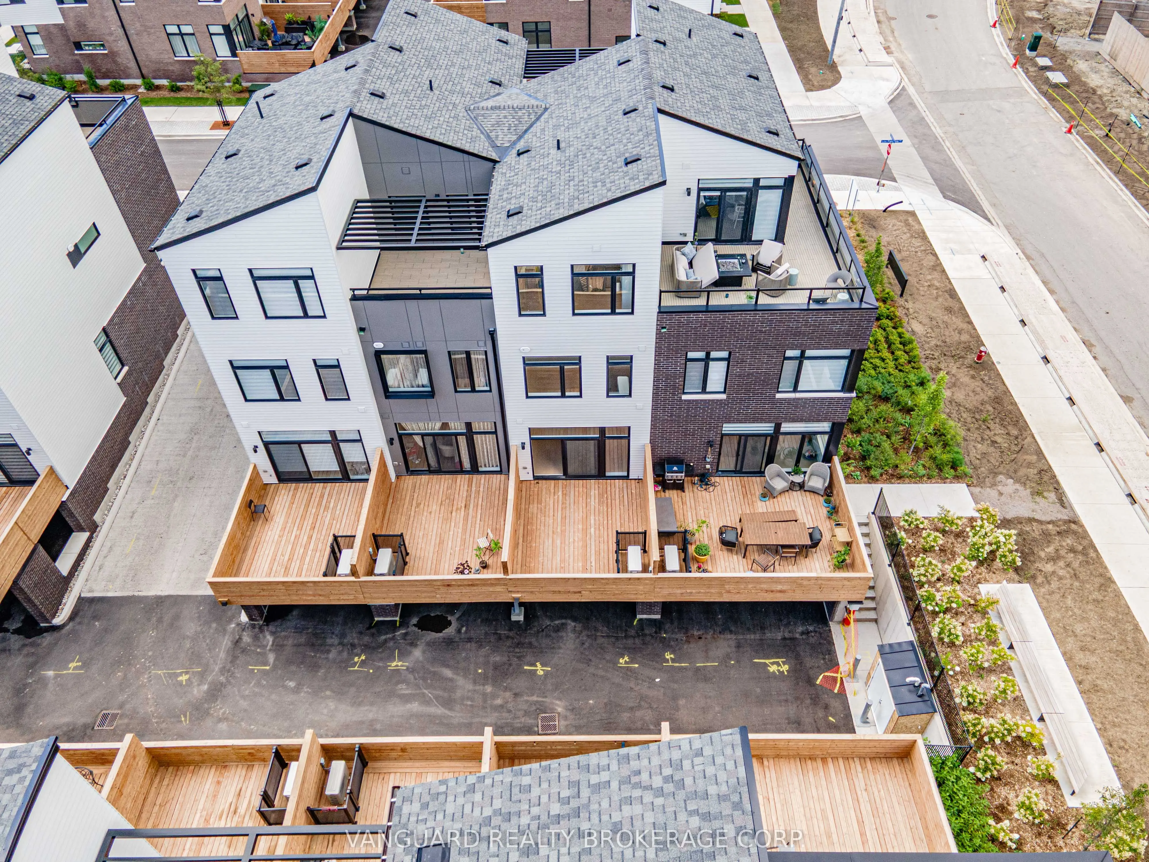 15 Lou Parsons Way, #21