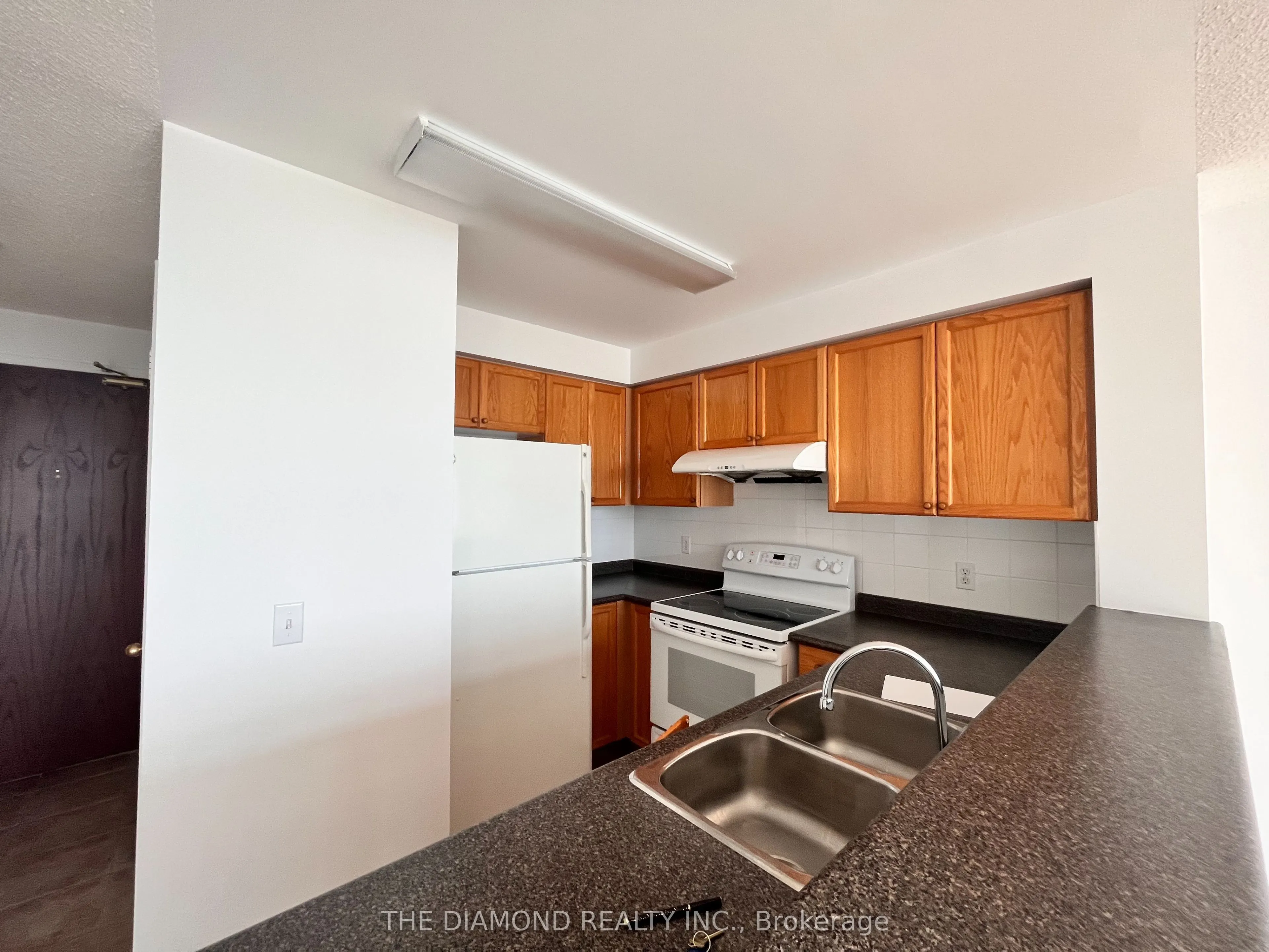 15 Michael Power Place, #Ph04