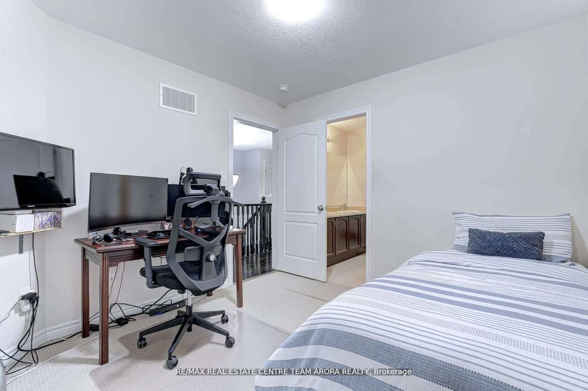27 Monkton Circle