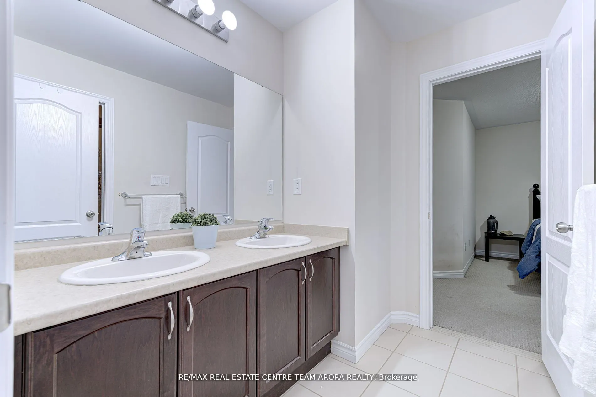 27 Monkton Circle