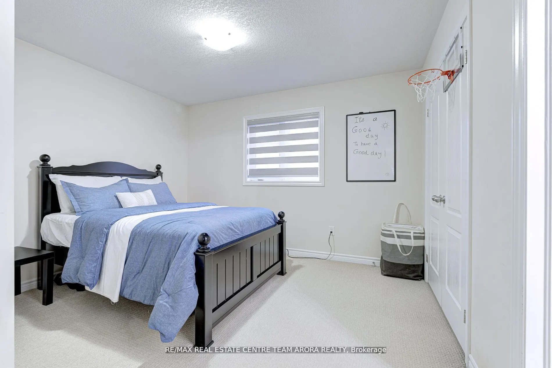 27 Monkton Circle